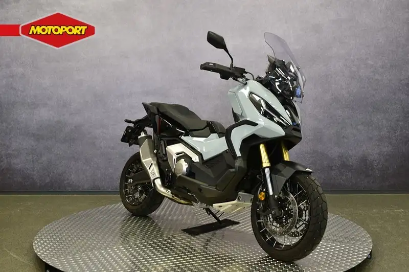 Honda X-ADV 750 - foto 2