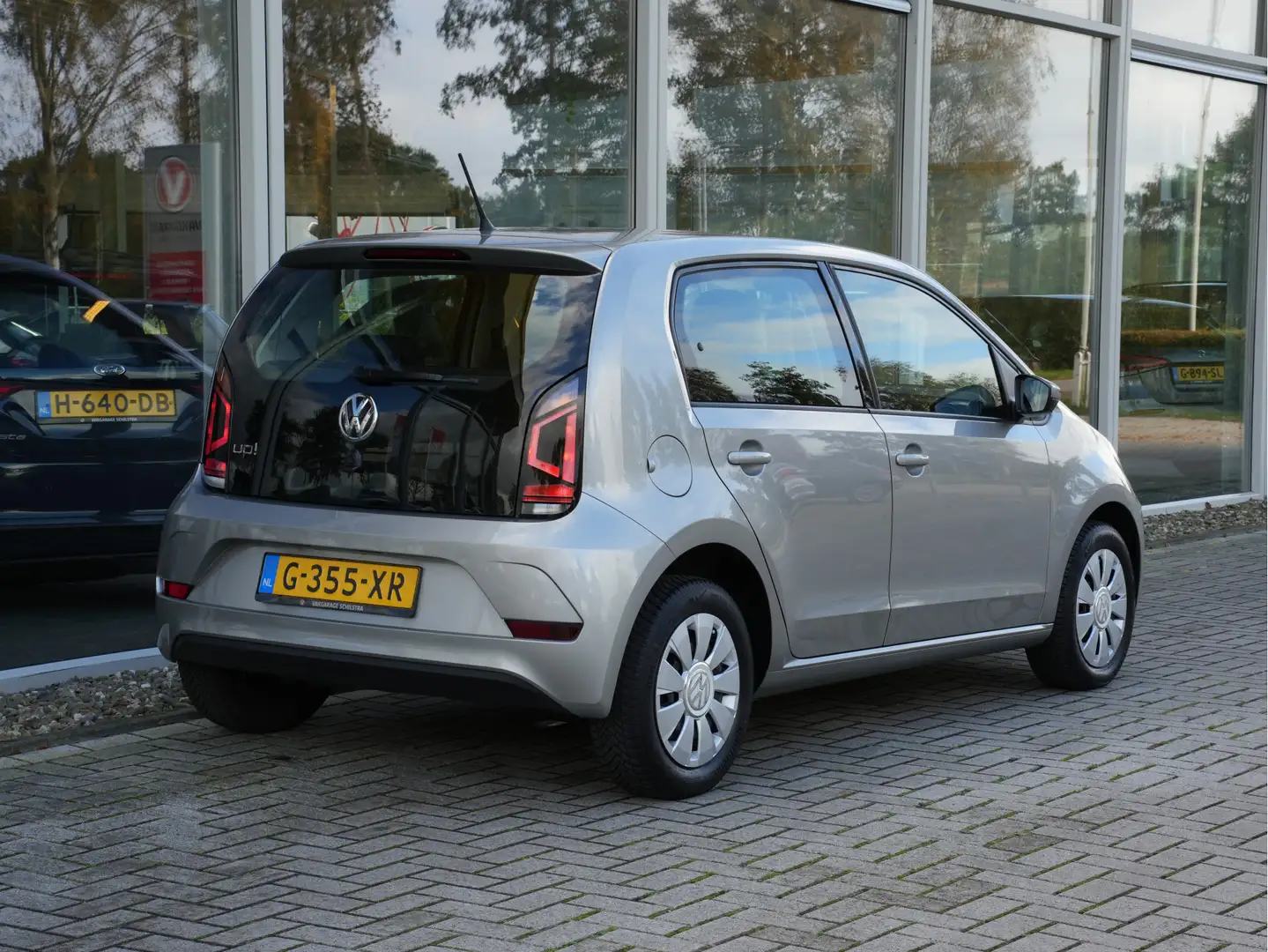 Volkswagen up! 1.0 BMT move up! | Airco | DAB | Bluetooth Gris - 2