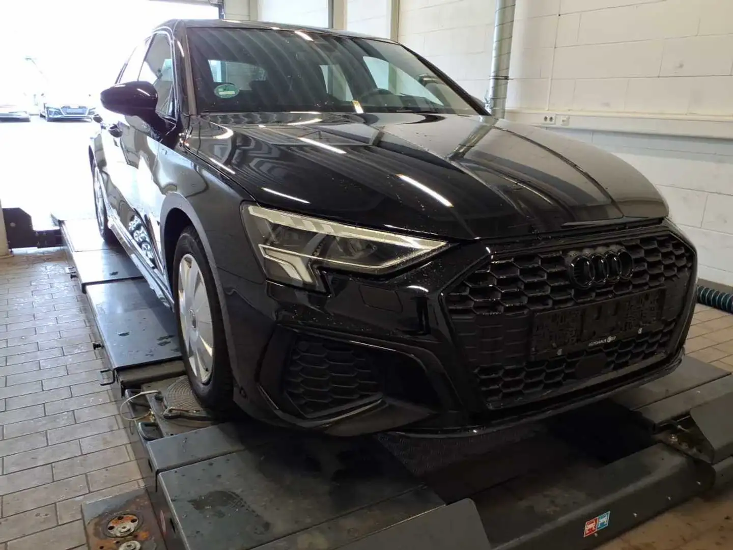 Audi A3 S line 35 TFSI Pano, Kamera, HUD Negro - 2