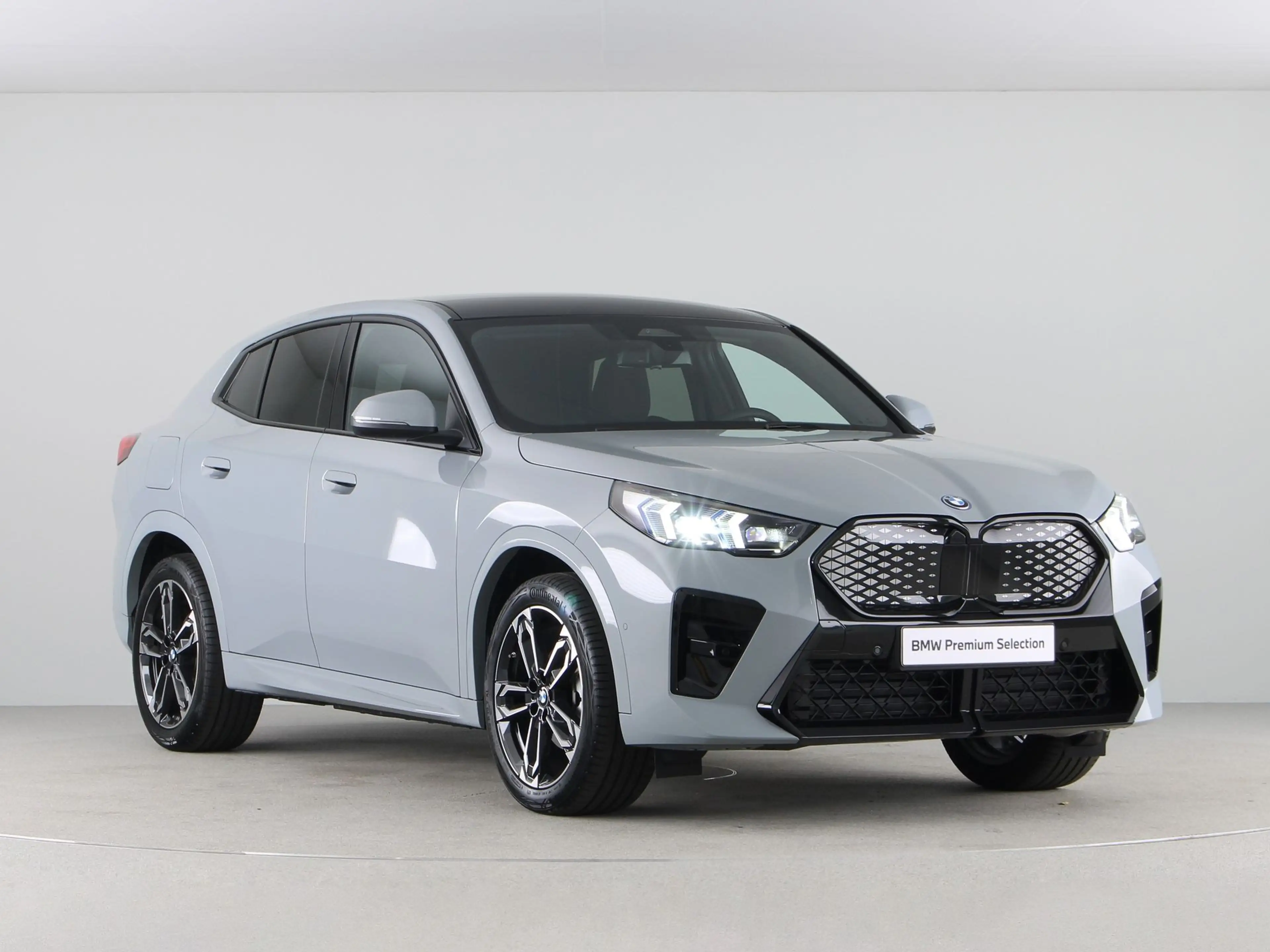 BMW iX2 eDrive20 67 kWh M-Sport — photo 7