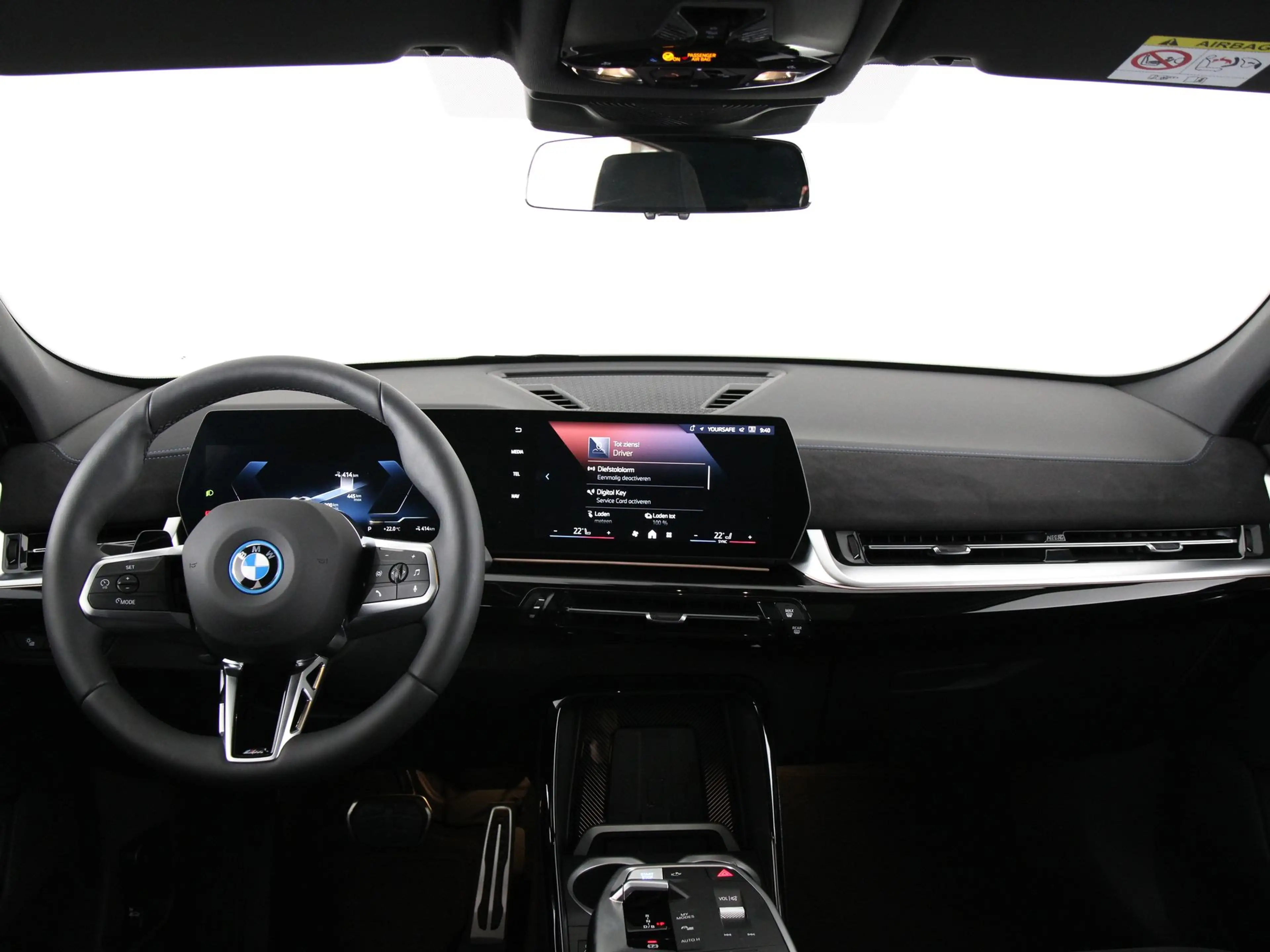 BMW iX2 eDrive20 67 kWh M-Sport — photo 13