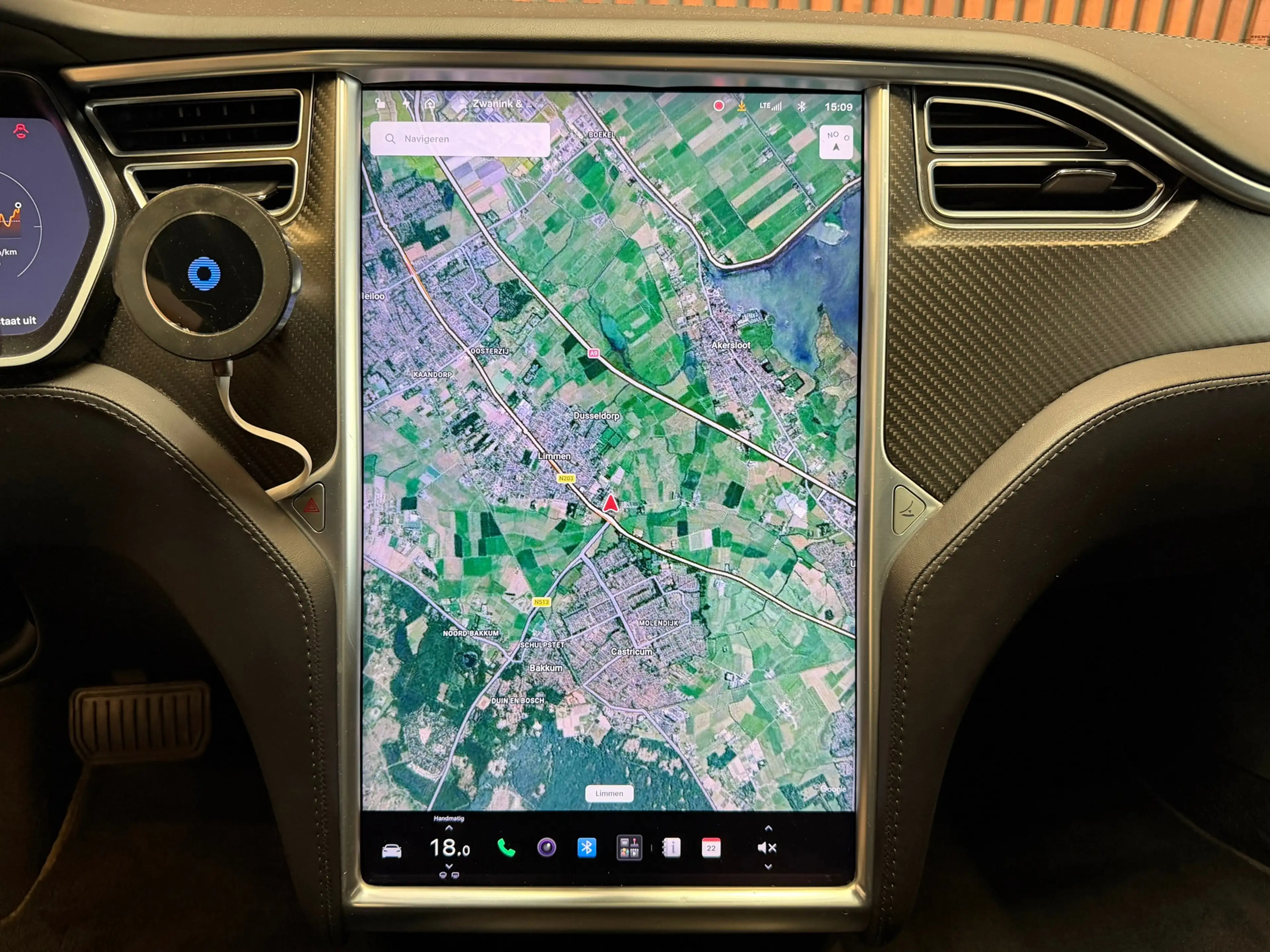 Tesla Model S 75D Base — photo 12