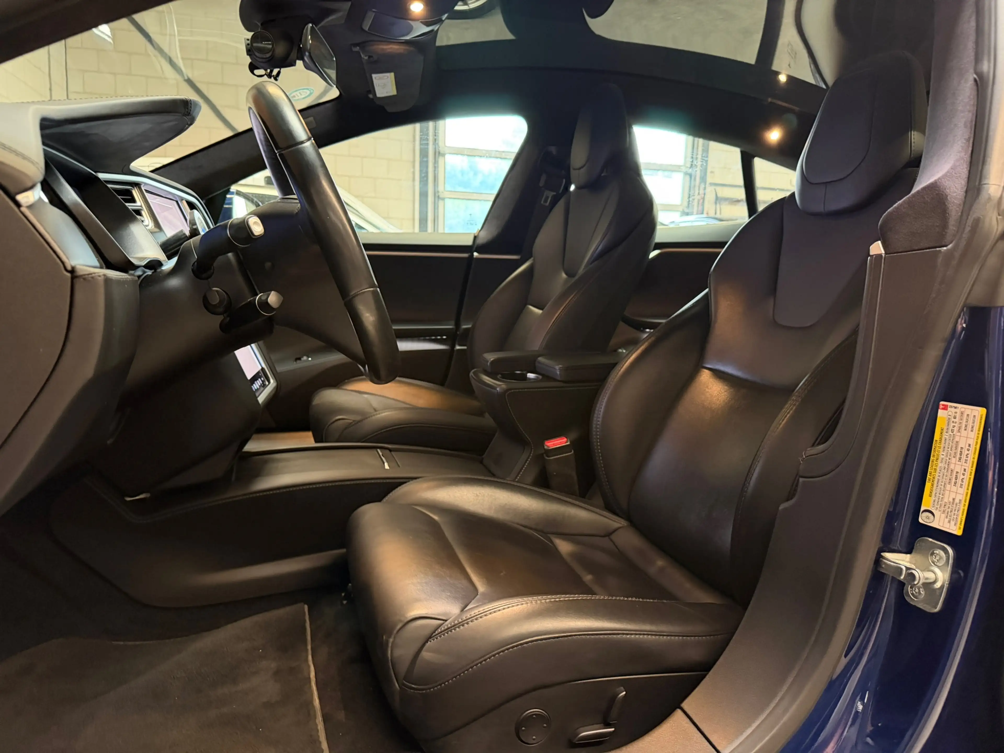 Tesla Model S 75D Base — photo 9