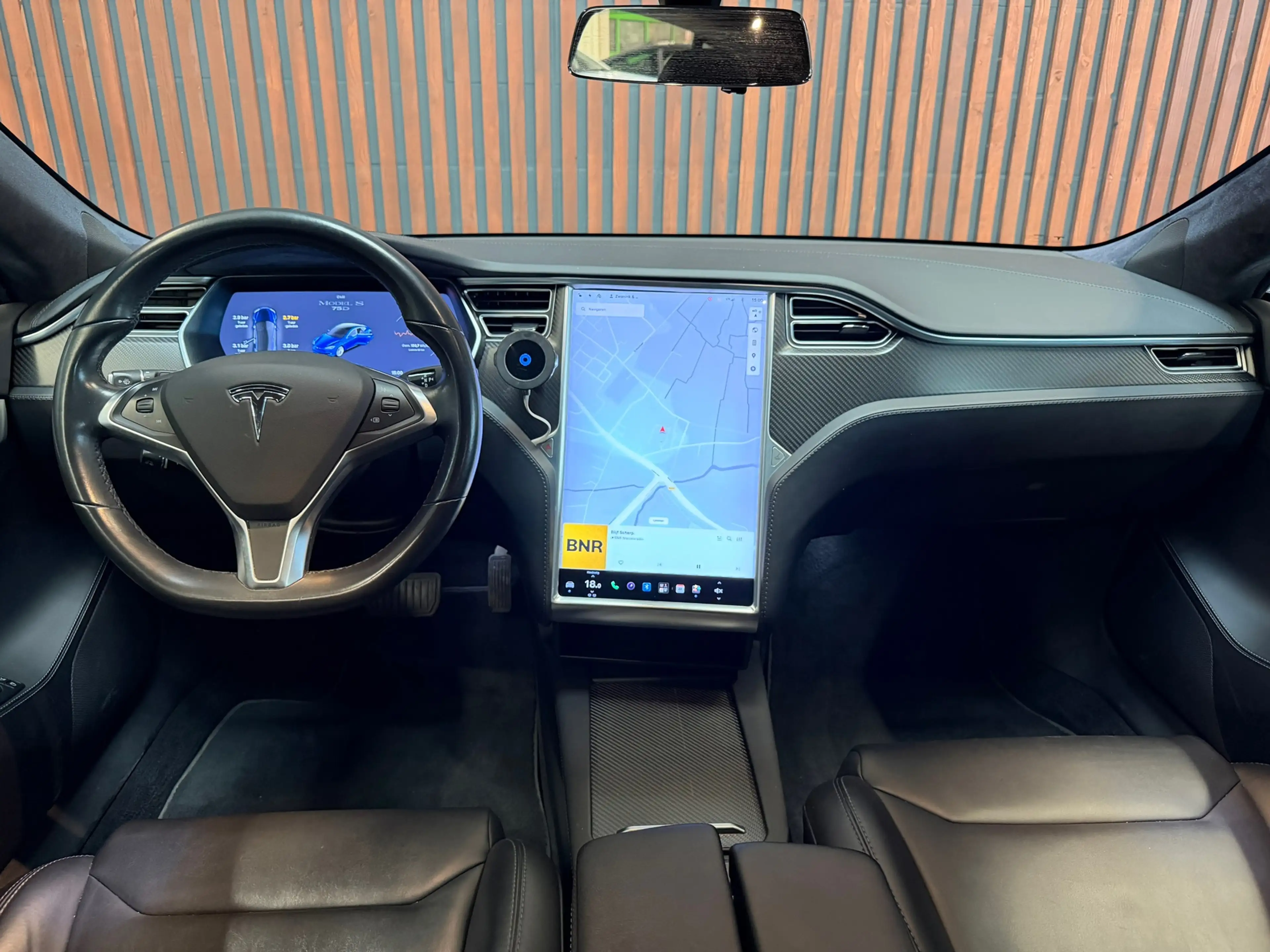 Tesla Model S 75D Base — photo 15