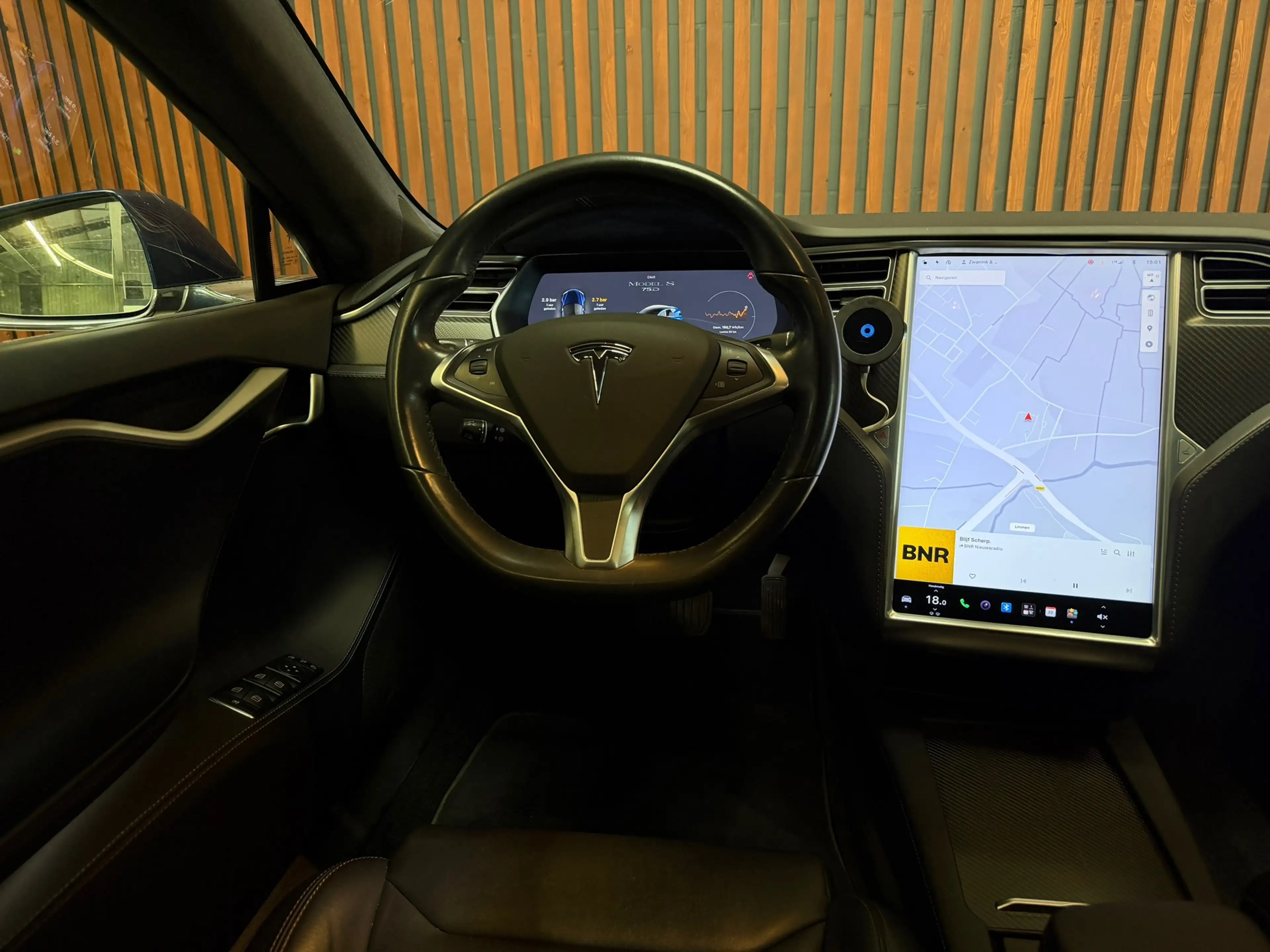 Tesla Model S 75D Base — photo 10