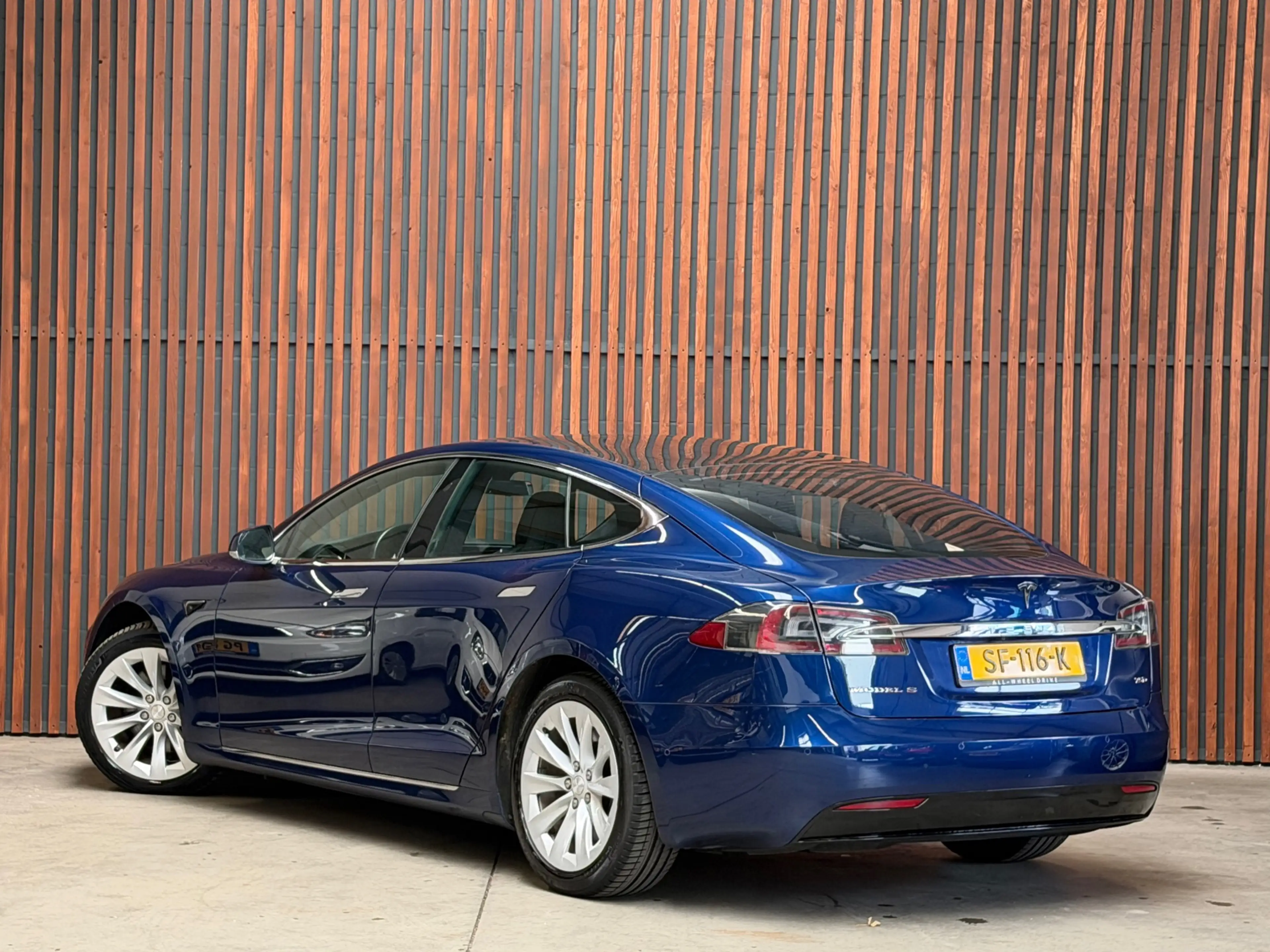 Tesla Model S 75D Base — photo 7