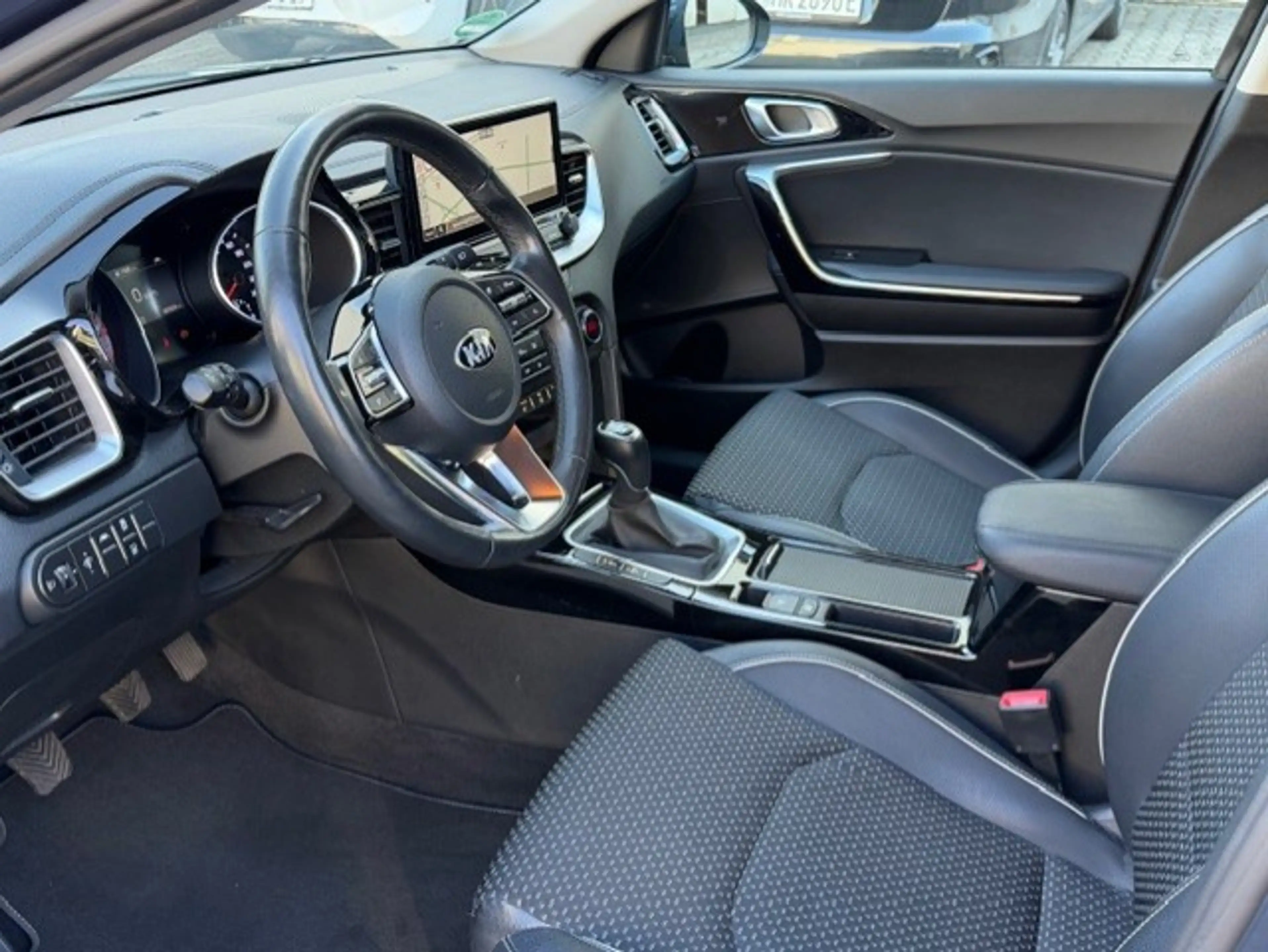 Kia XCeed Spirit — photo 12