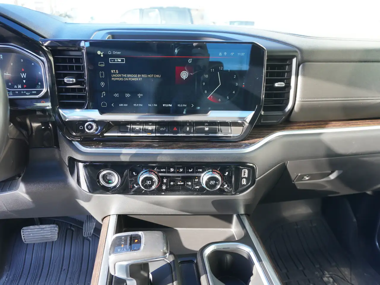 GMC Sierra 1500 снимка GMC Sierra 1500