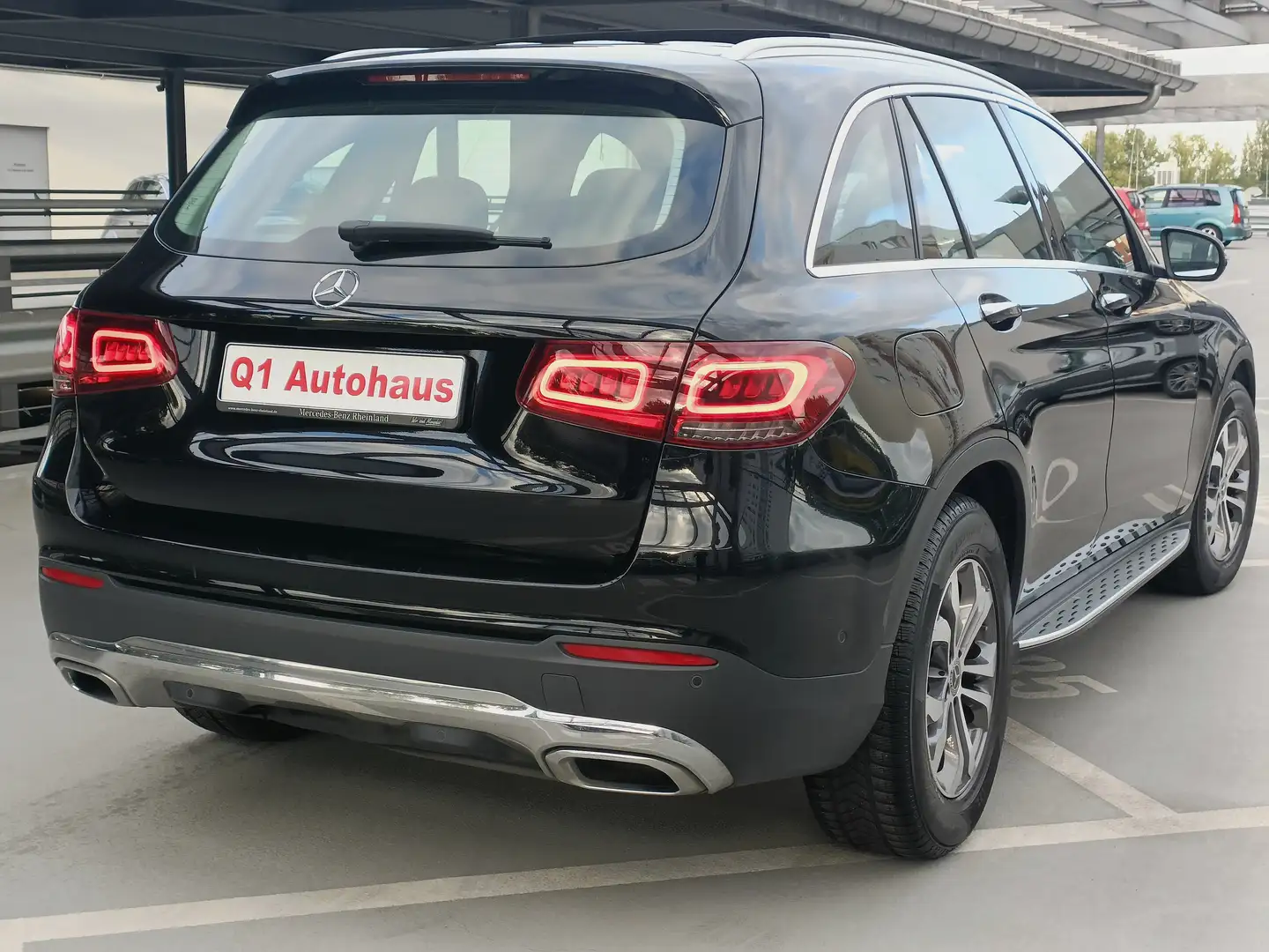 Mercedes-Benz GLC 200 d PANO/HEADUP/DIGCOCKPIT/360/DISTRONI/TRITTBRETTER Schwarz - 2