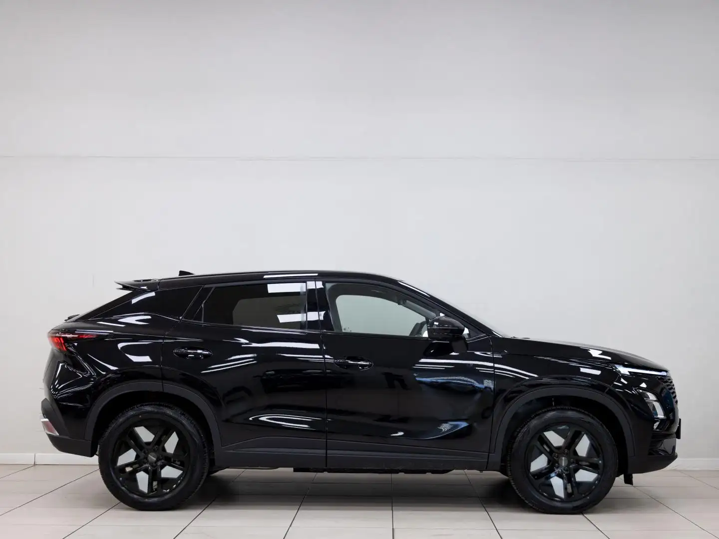 Omoda 5 MY2 - Premium 1.6 TGDI 108kW (14cv) Noir - 2