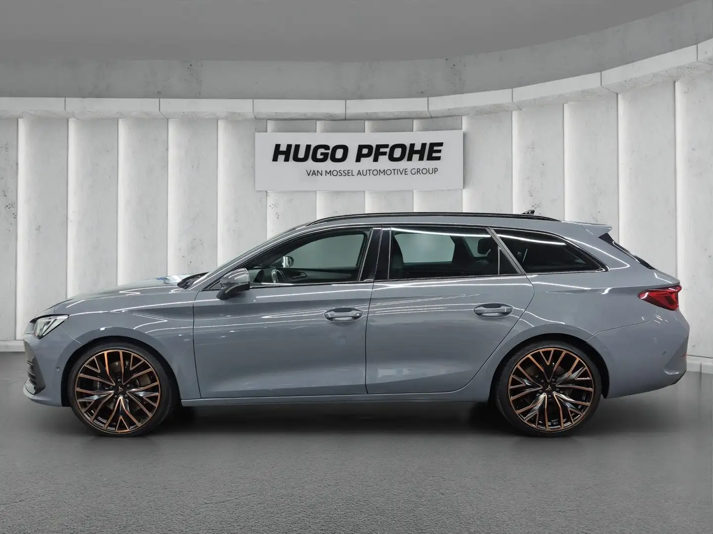 CUPRA Leon Sportstourer 2.0 TSI |ASS | NAVI | RFK | PDC Grau - 2