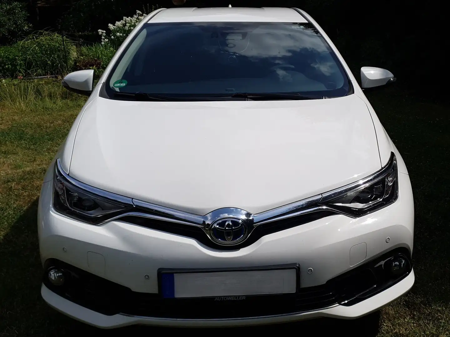 Toyota Auris Auris Hybrid 1.8 VVT-i Hybrid Automatik Edition S+ Weiß - 2