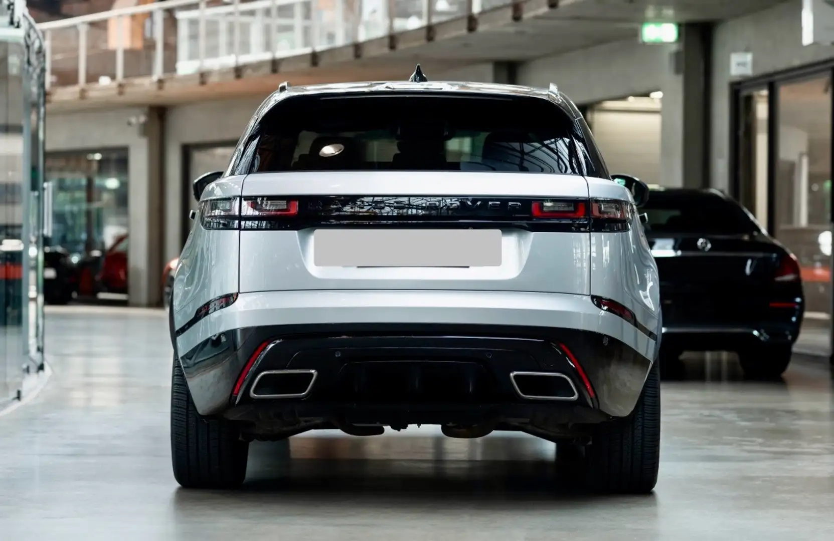 Land Rover Range Rover Velar R-Dynamic SE Grau - 2