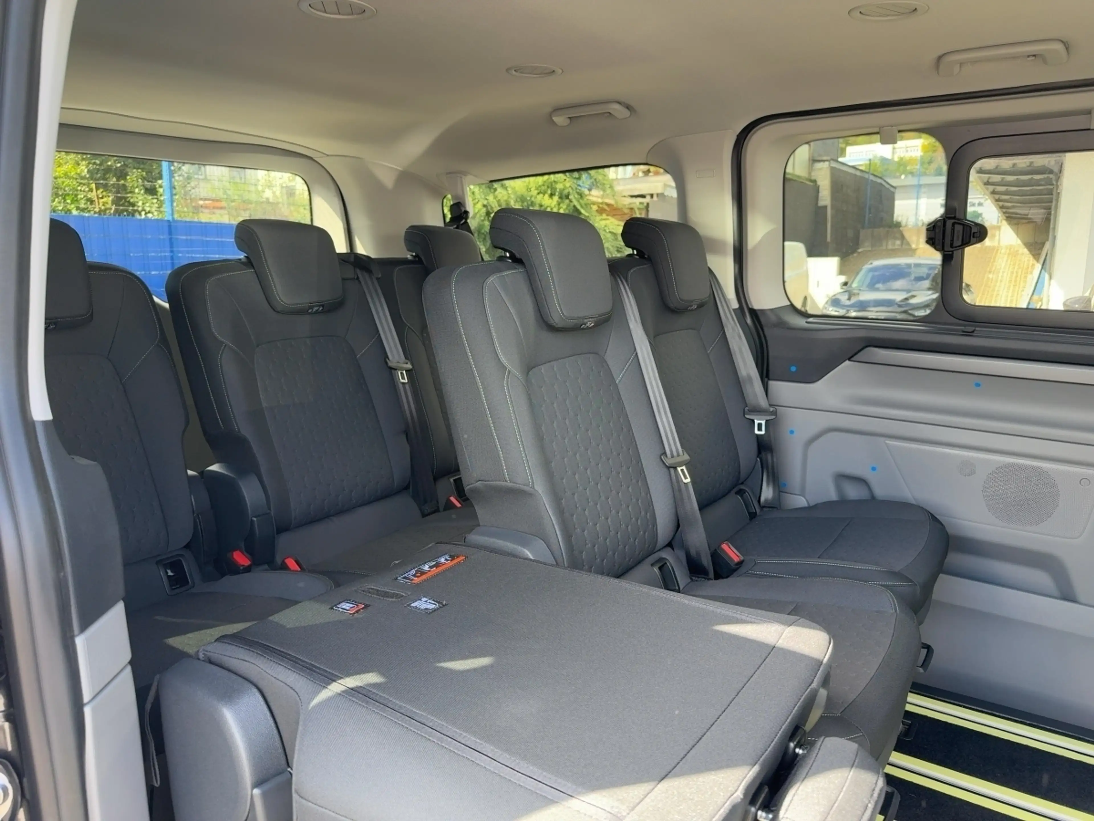 Ford Tourneo Custom BUS 320S TITANIUM 136PS FWD — photo 12