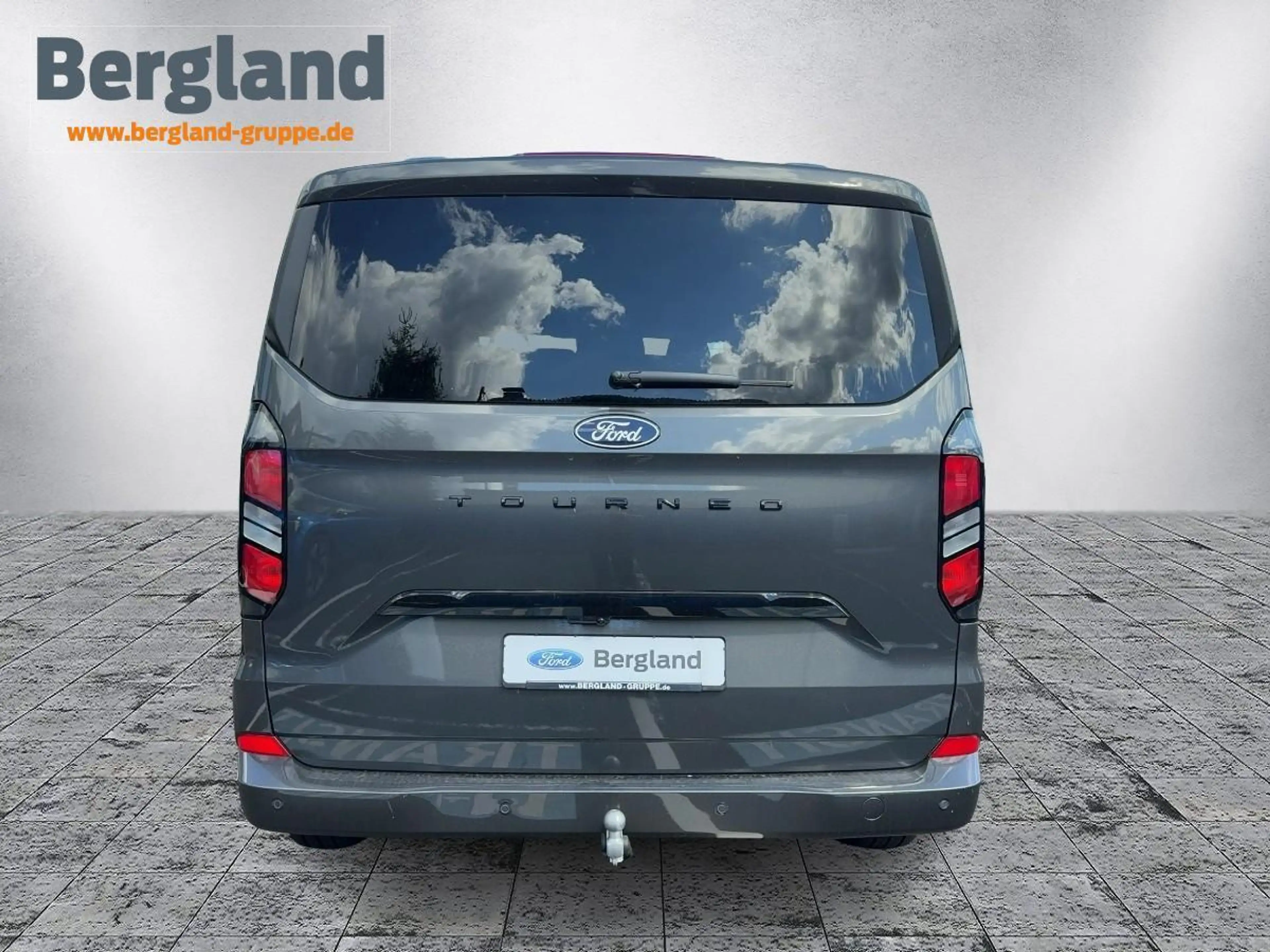 Ford Tourneo Custom BUS 320S TITANIUM 136PS FWD — photo 3