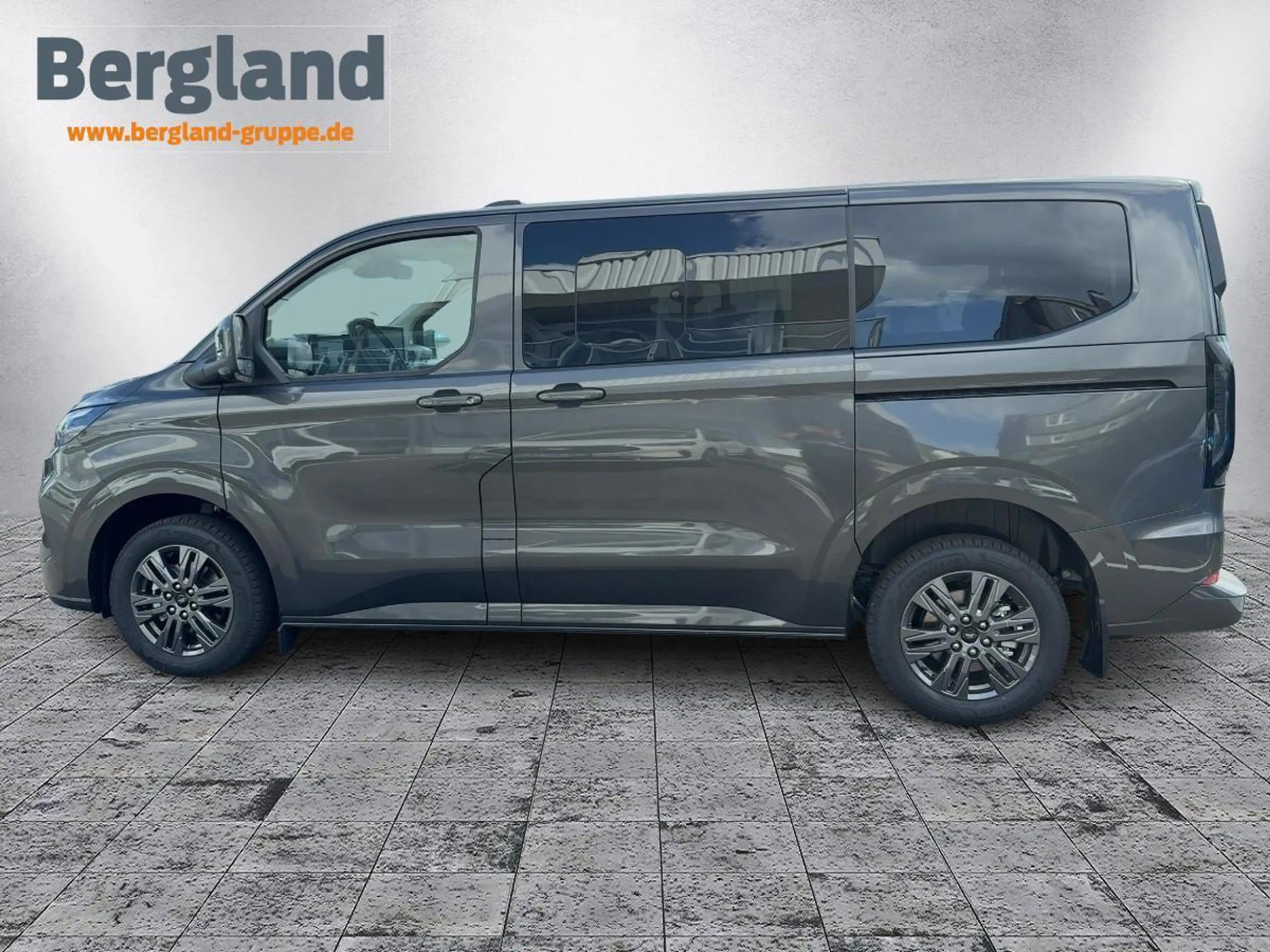 Ford Tourneo Custom BUS 320S TITANIUM 136PS FWD — photo 2