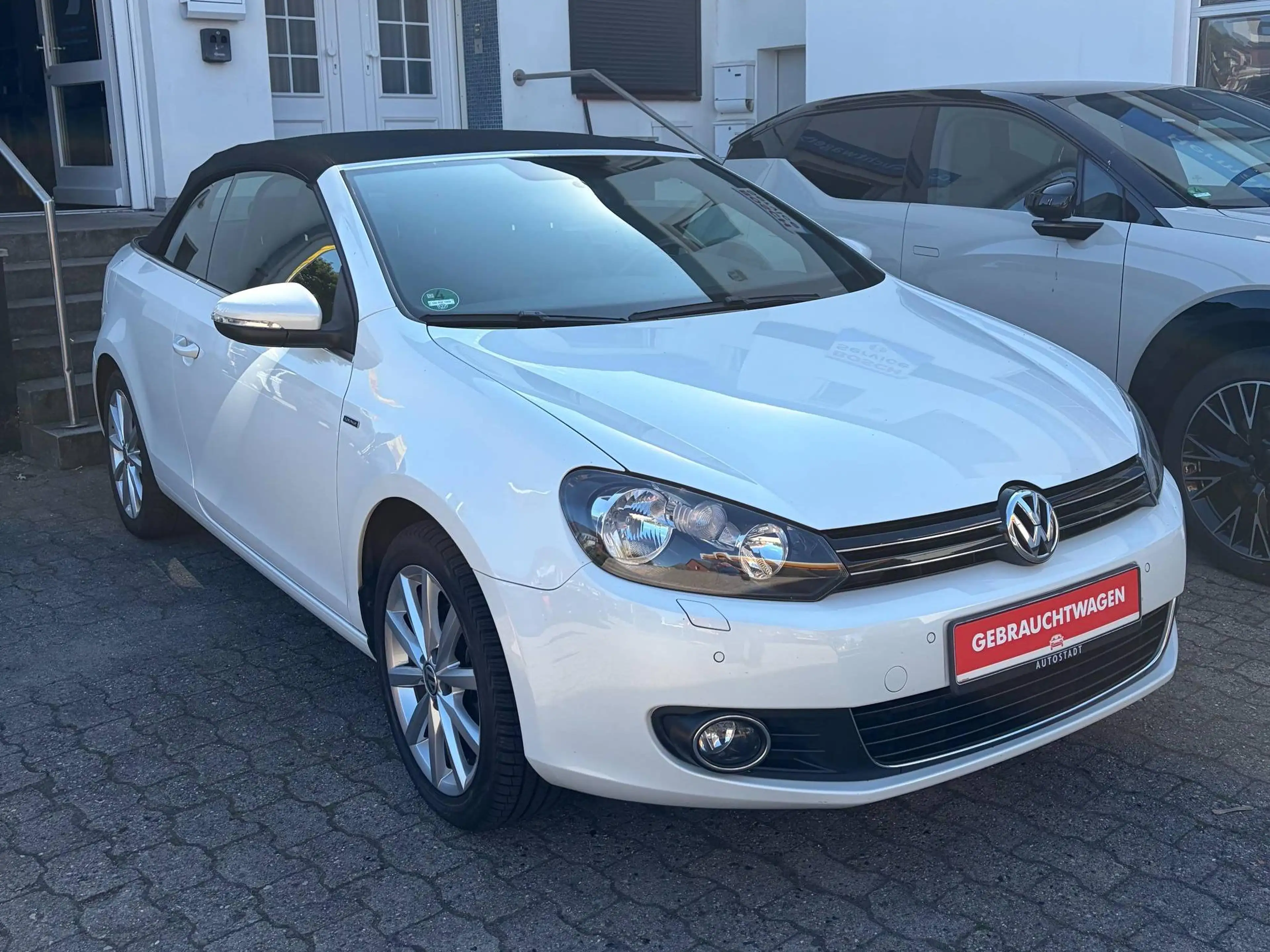Volkswagen Golf Cabriolet Lounge BMT — photo 2