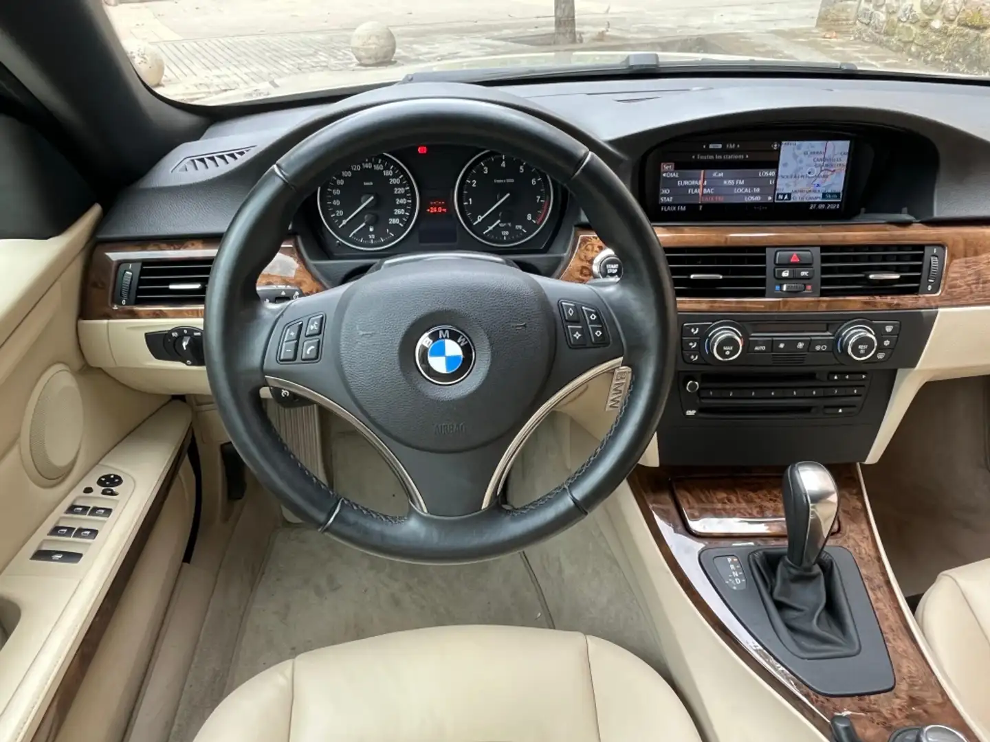 BMW 330 330i Cabrio Aut. Marrón - 2