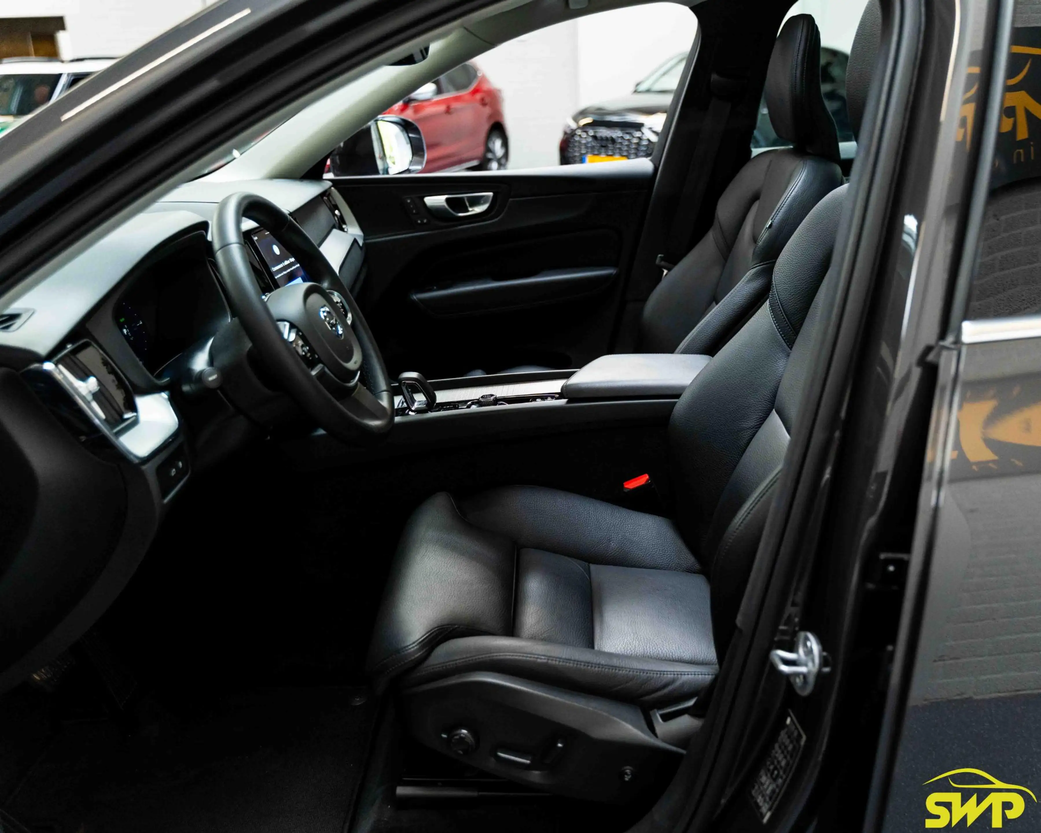 Volvo XC60 2.0 T6 Plug-in hybrid AWD Plus Bright Long range | — photo 2