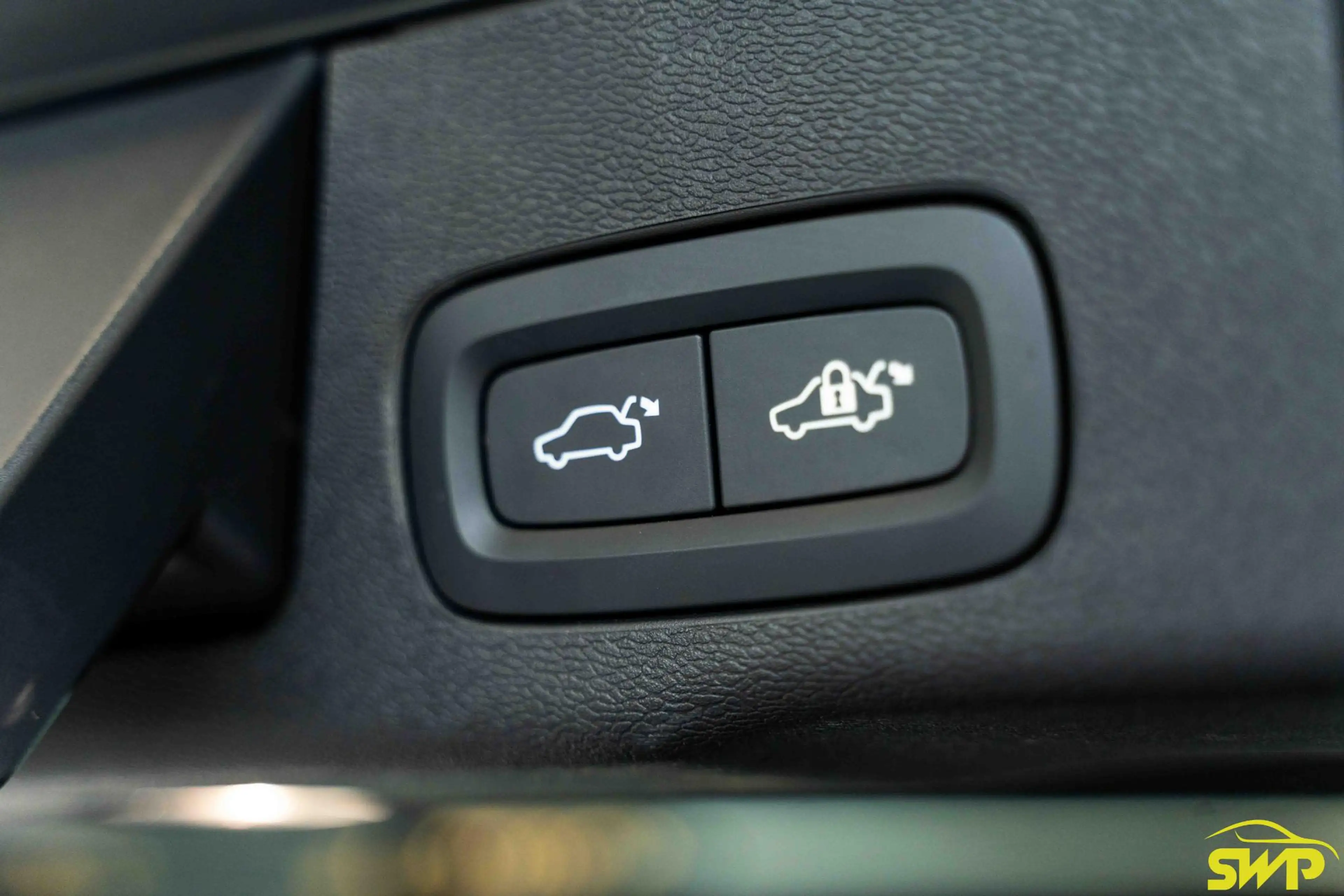 Volvo XC60 2.0 T6 Plug-in hybrid AWD Plus Bright Long range | — photo 20