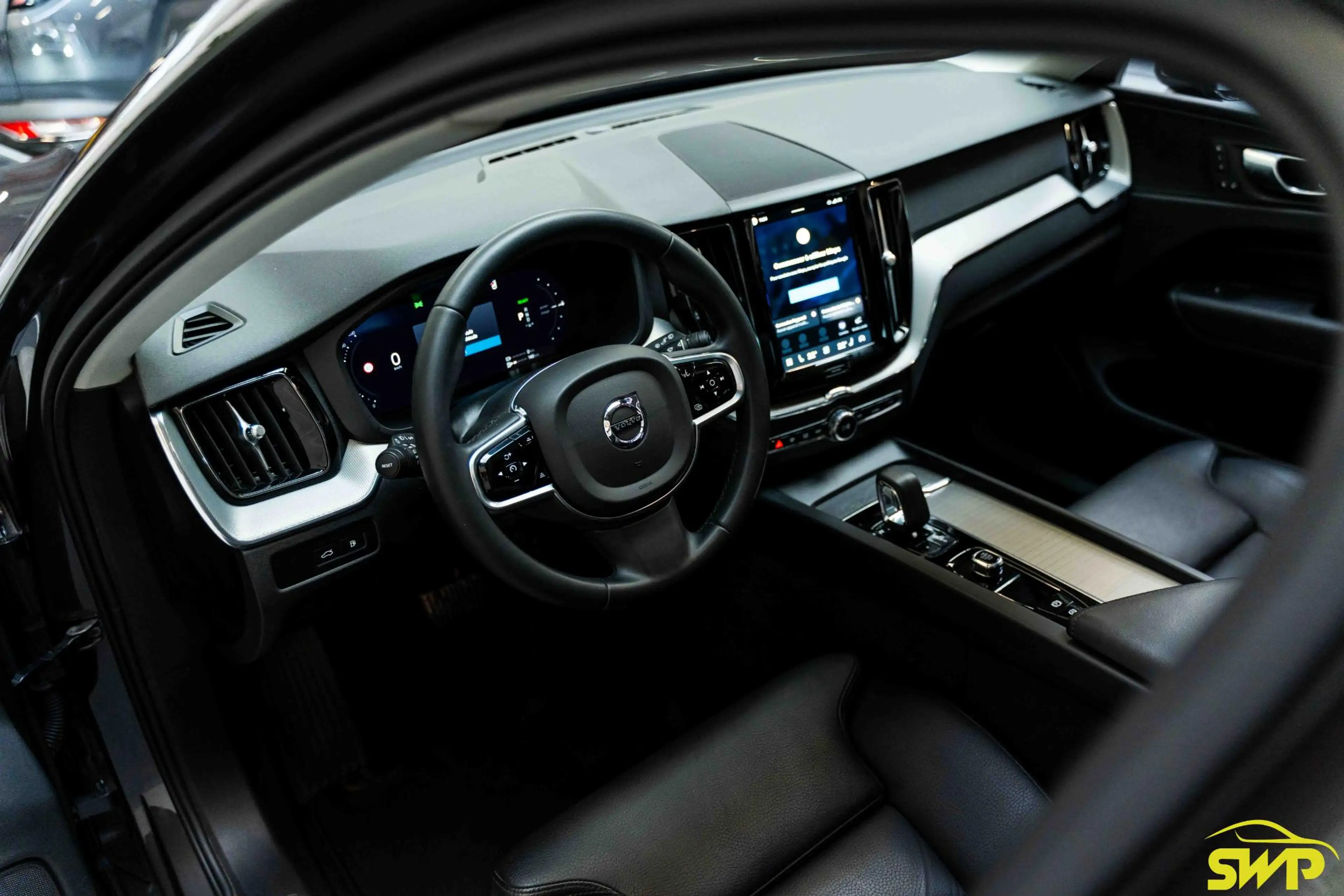 Volvo XC60 2.0 T6 Plug-in hybrid AWD Plus Bright Long range | — photo 4
