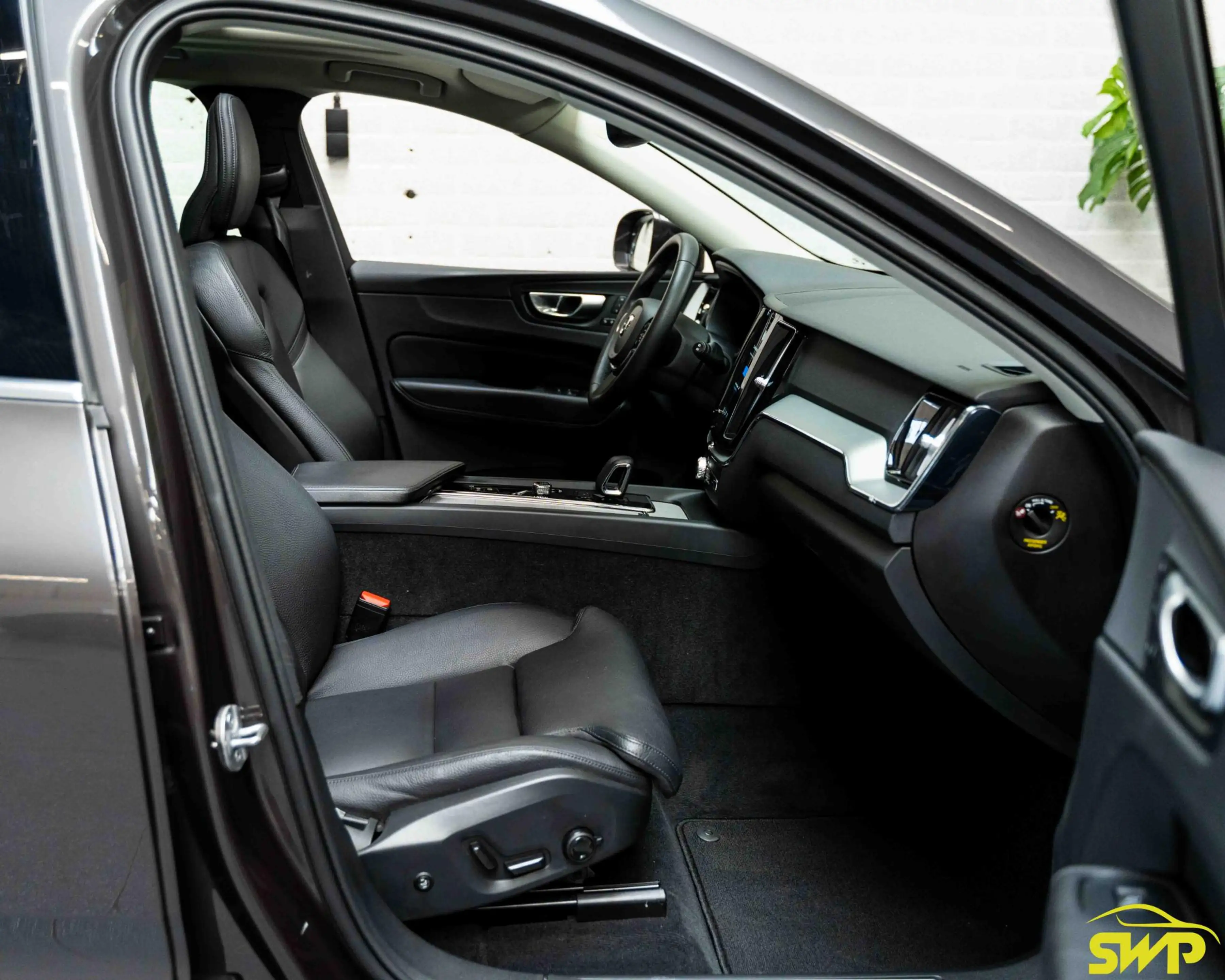 Volvo XC60 2.0 T6 Plug-in hybrid AWD Plus Bright Long range | — photo 22