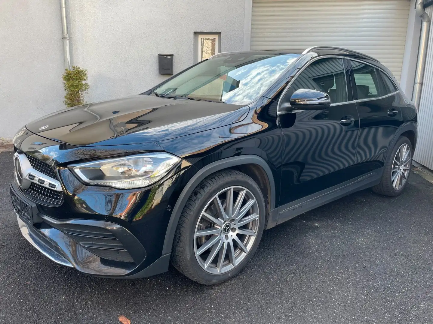 Mercedes-Benz GLA 220 AMG Leder Navi SHZ PDC Distronic 20" Schwarz - 2