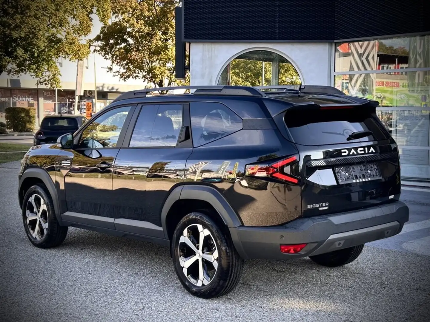 Dacia Bigster Journey Hybrid 155 Schwarz - 2