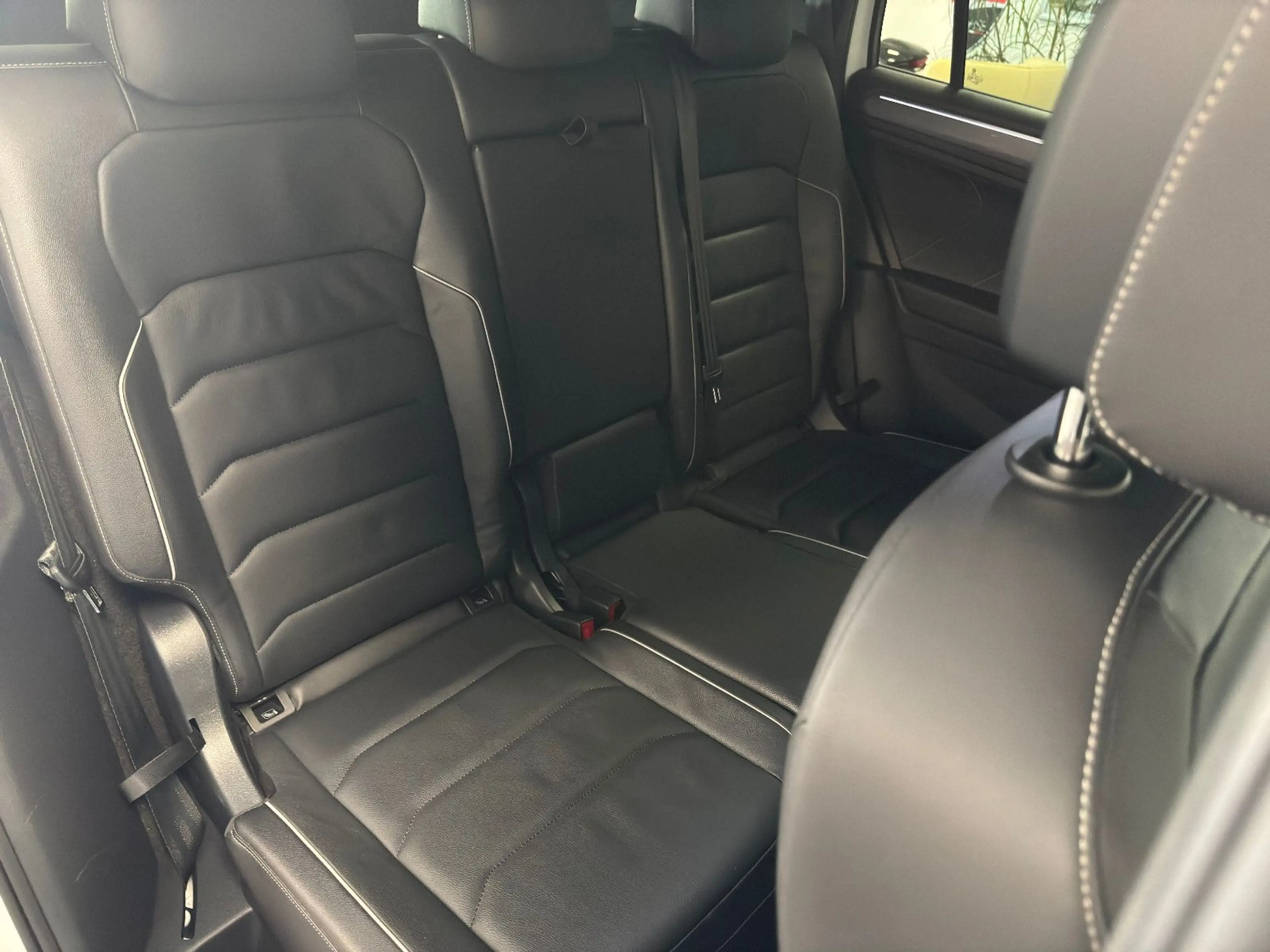 Volkswagen Tiguan Allspace 4Motion LED R-Line AHK ACC — photo 9