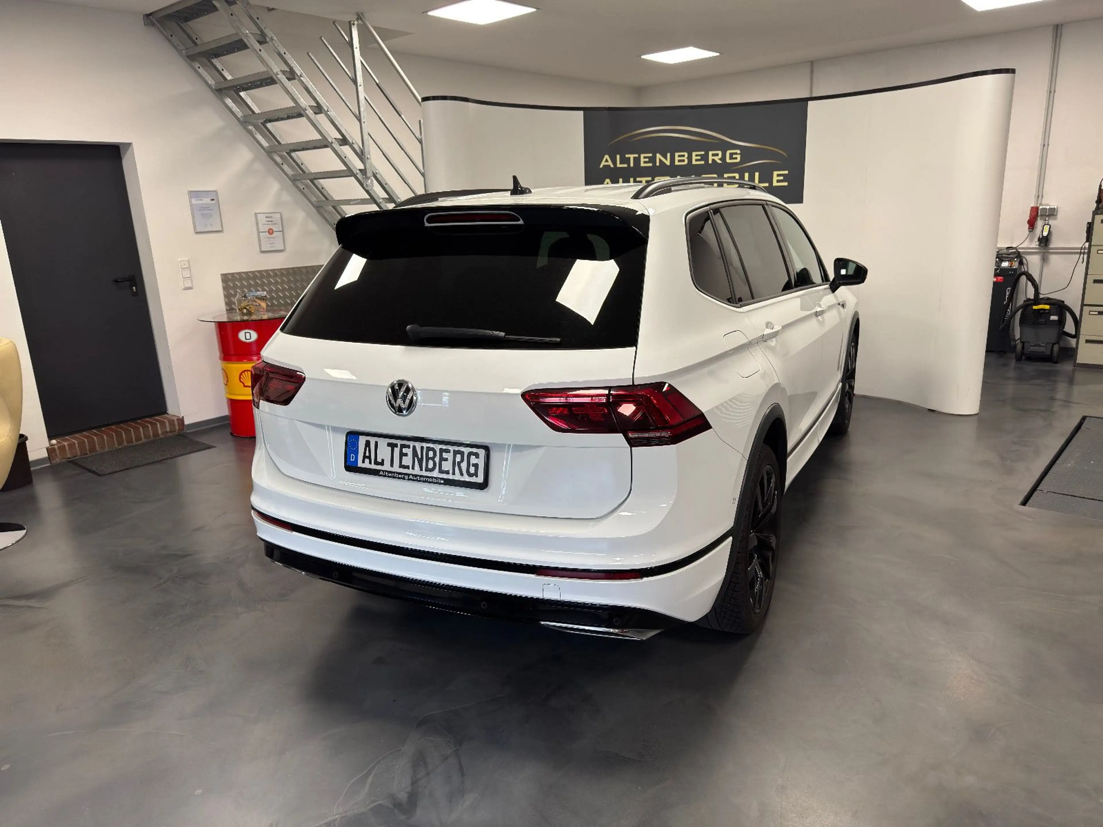 Volkswagen Tiguan Allspace 4Motion LED R-Line AHK ACC — photo 3