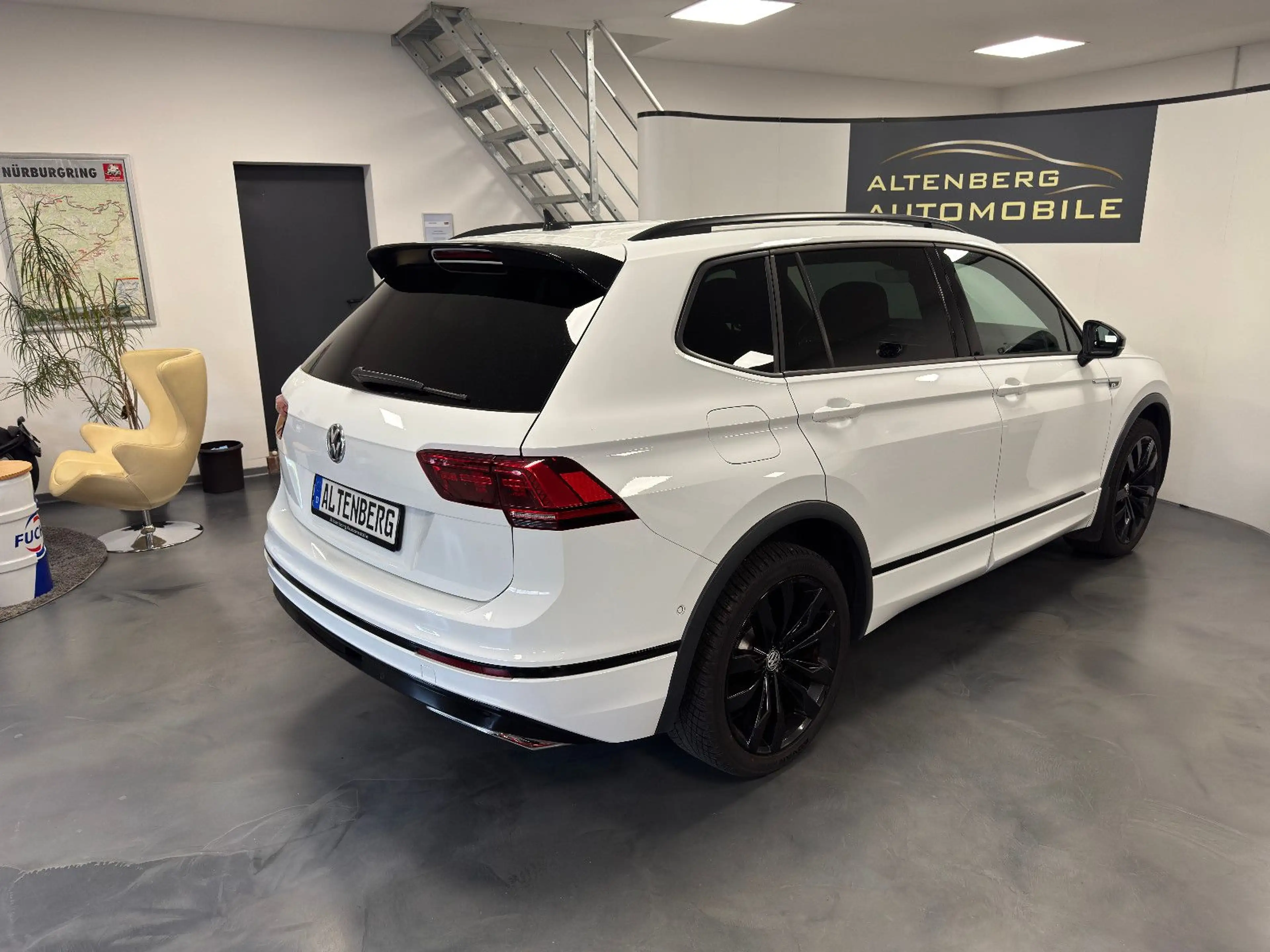 Volkswagen Tiguan Allspace 4Motion LED R-Line AHK ACC — photo 4