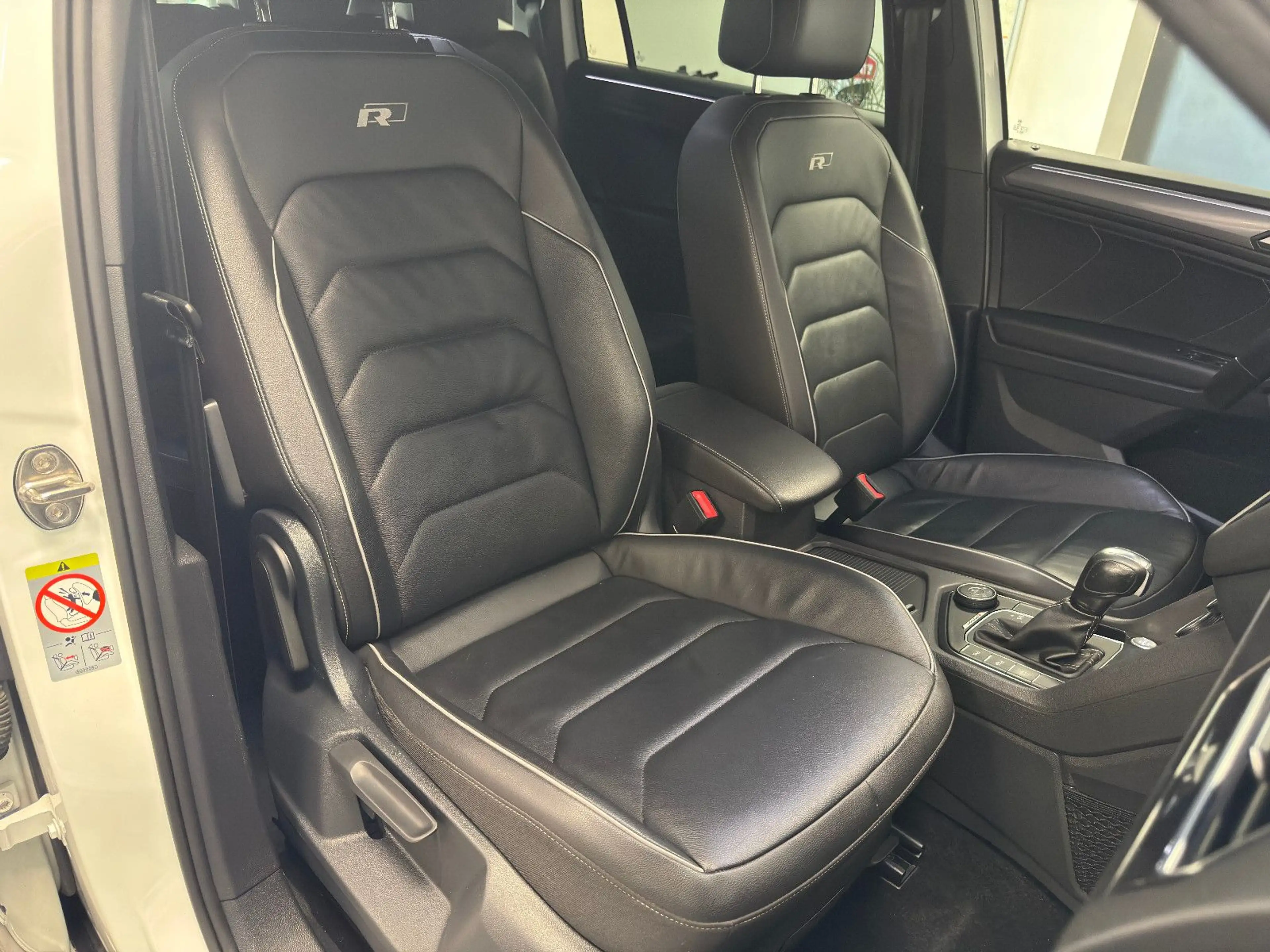 Volkswagen Tiguan Allspace 4Motion LED R-Line AHK ACC — photo 10