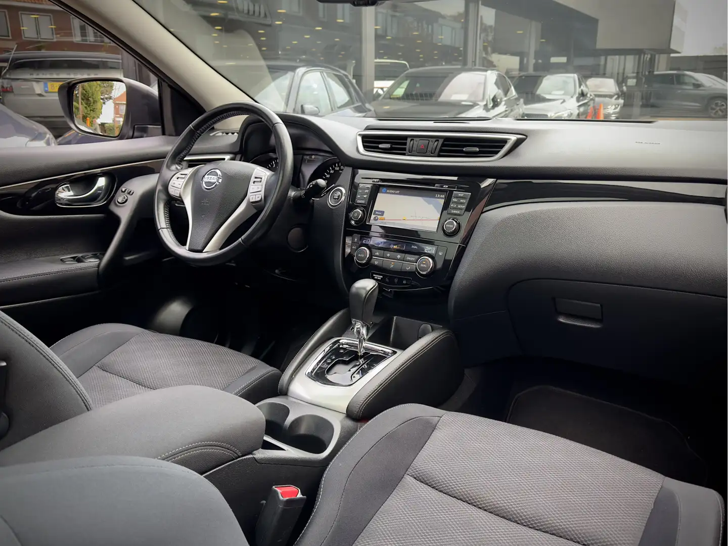 Nissan Qashqai 1.2 AUT CONNECT EDITION 109D.KM! PANODAK LEDER NAV Noir - 2