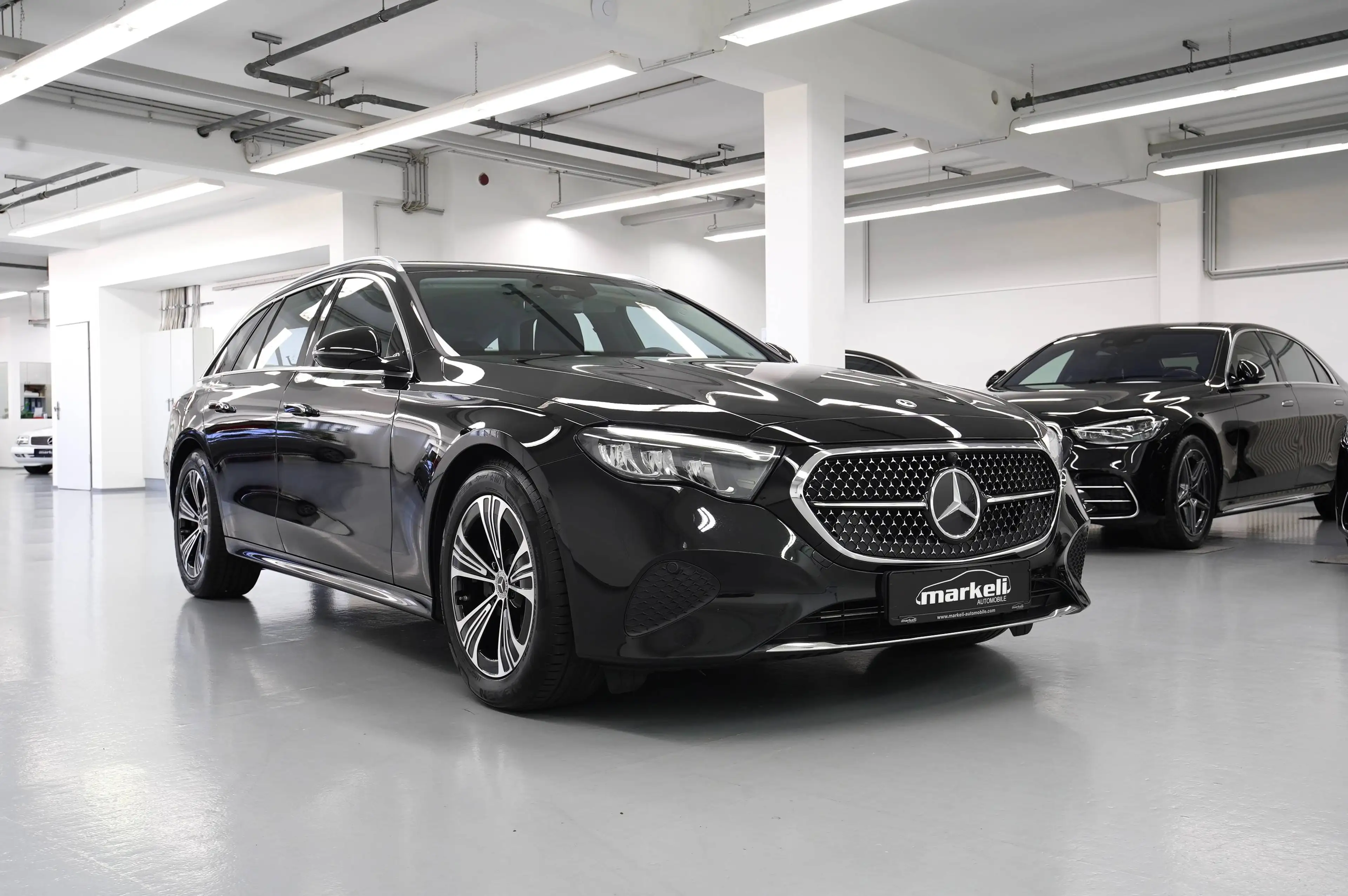 Mercedes-Benz E 220 E 220 d T ! 2026 ! AVANTGARDE / DISTRONIC / KEYLESS - GO / WINTER-PAKET +++