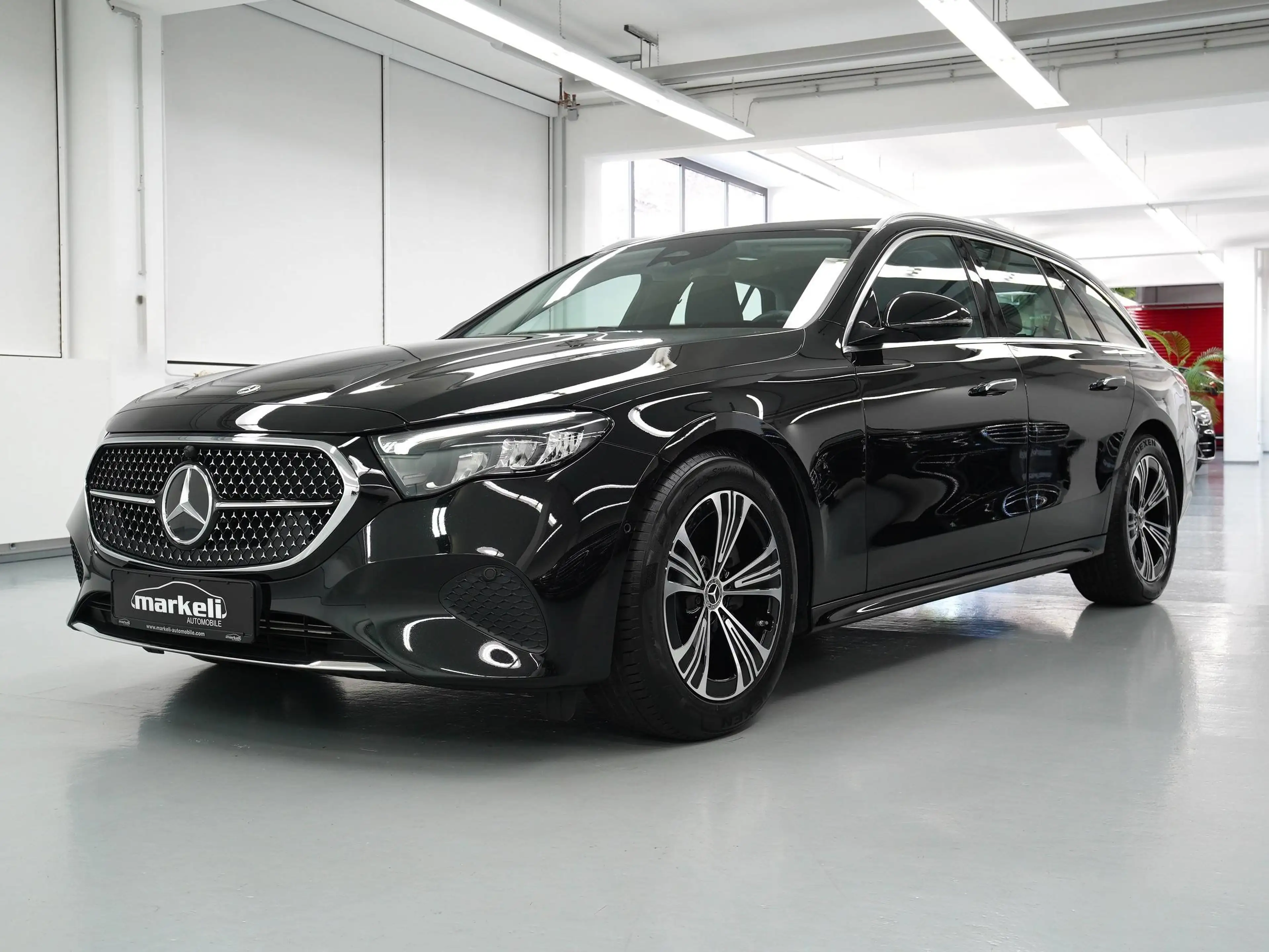 Mercedes-Benz E 220 E 220 d T ! 2026 ! AVANTGARDE / DISTRONIC / KEYLESS - GO / WINTER-PAKET +++ — photo 9