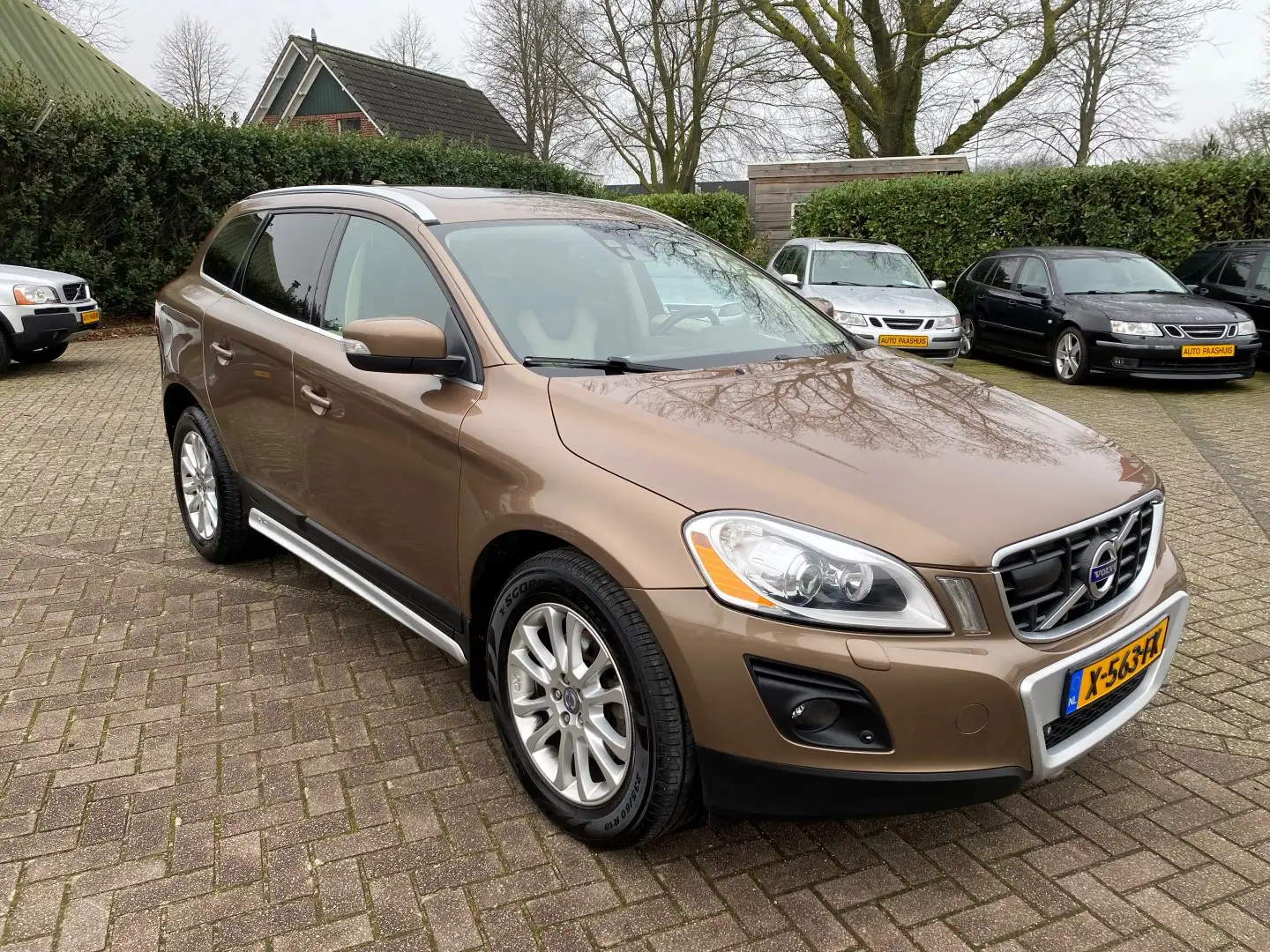 Volvo XC60 3.0 T6 AWD Summum Youngtimer Brązowy - 2