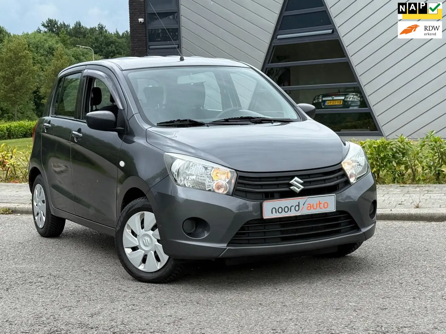 Suzuki Celerio 1.0 Exclusive | Airco | Radio | Argintiu - 1