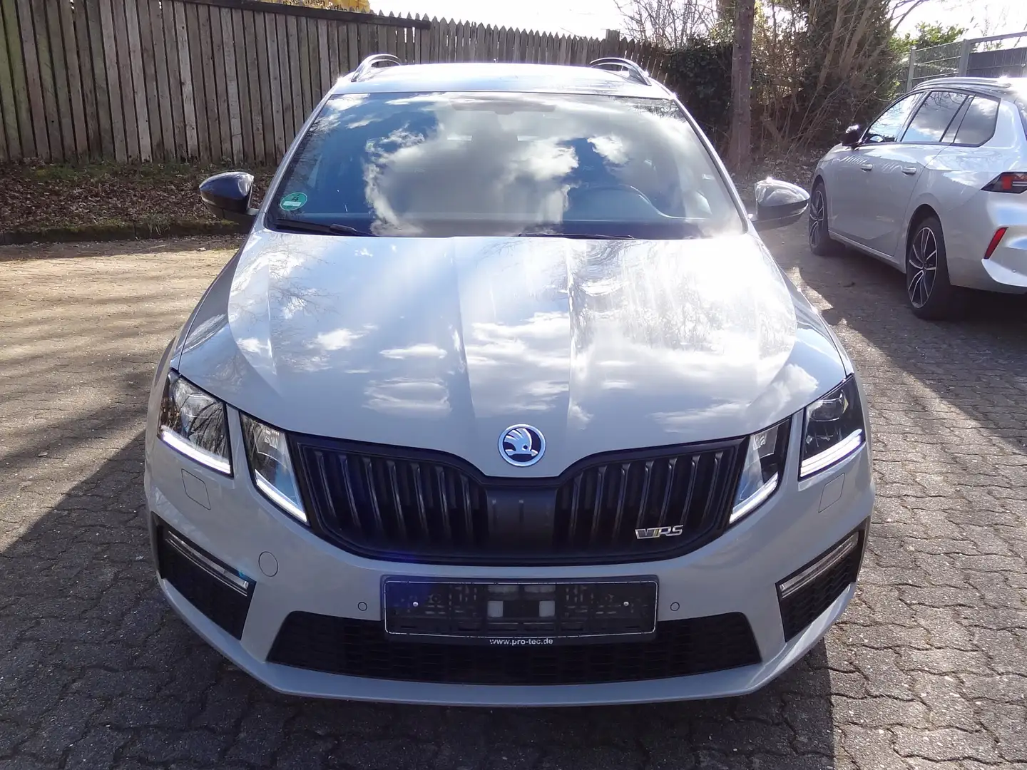 Skoda Octavia Combi RS 245 AHK Navi PDC Digital Grau - 2