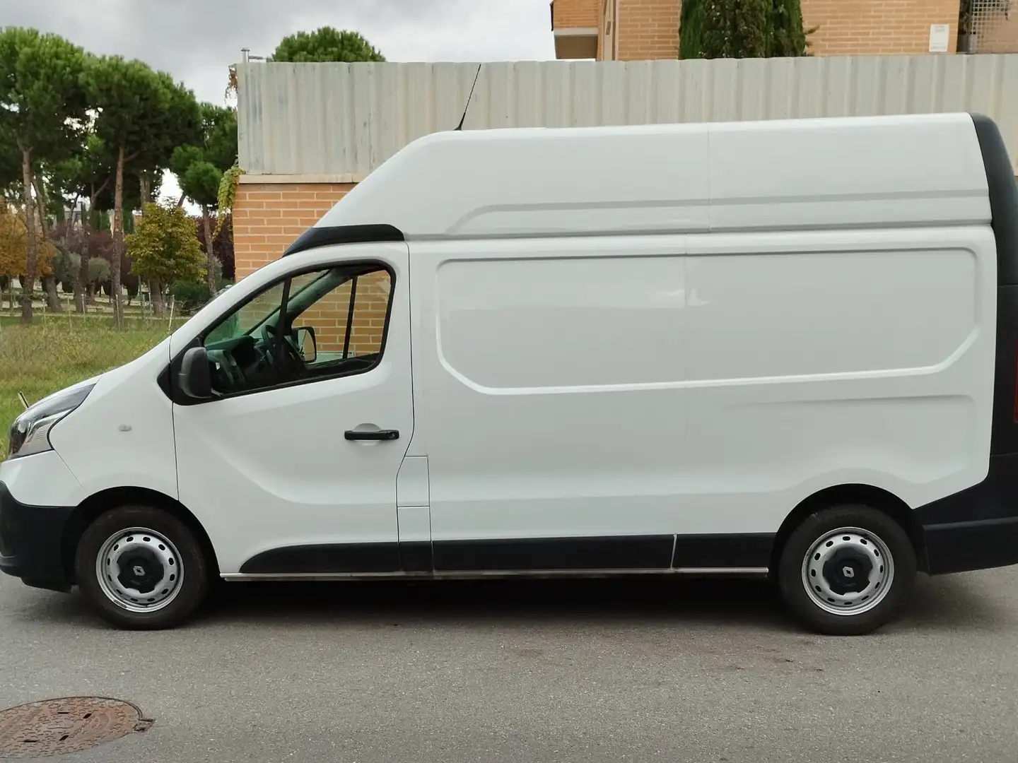 Renault Trafic Trafic Furgón 29 L2H2 Energy dCi TT 92kW - 2