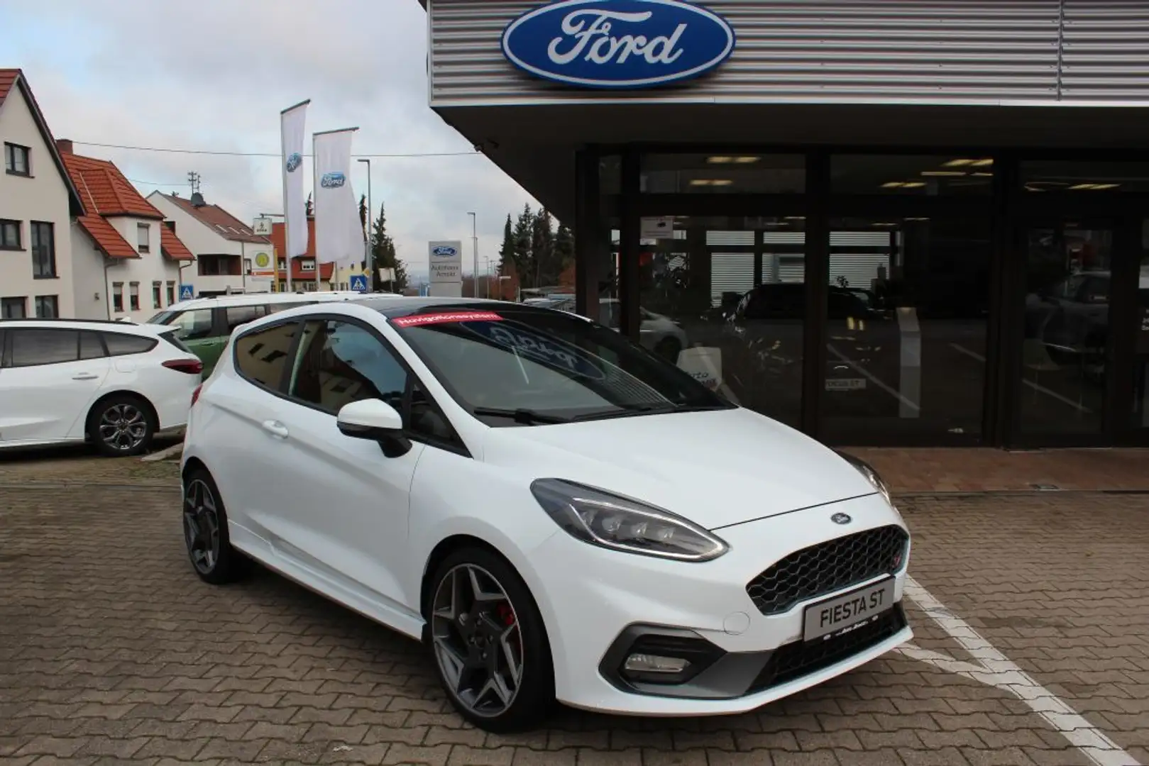 Ford Fiesta 1.5 EcoBoost S&S mit Styling-Paket ST Blanc - 1