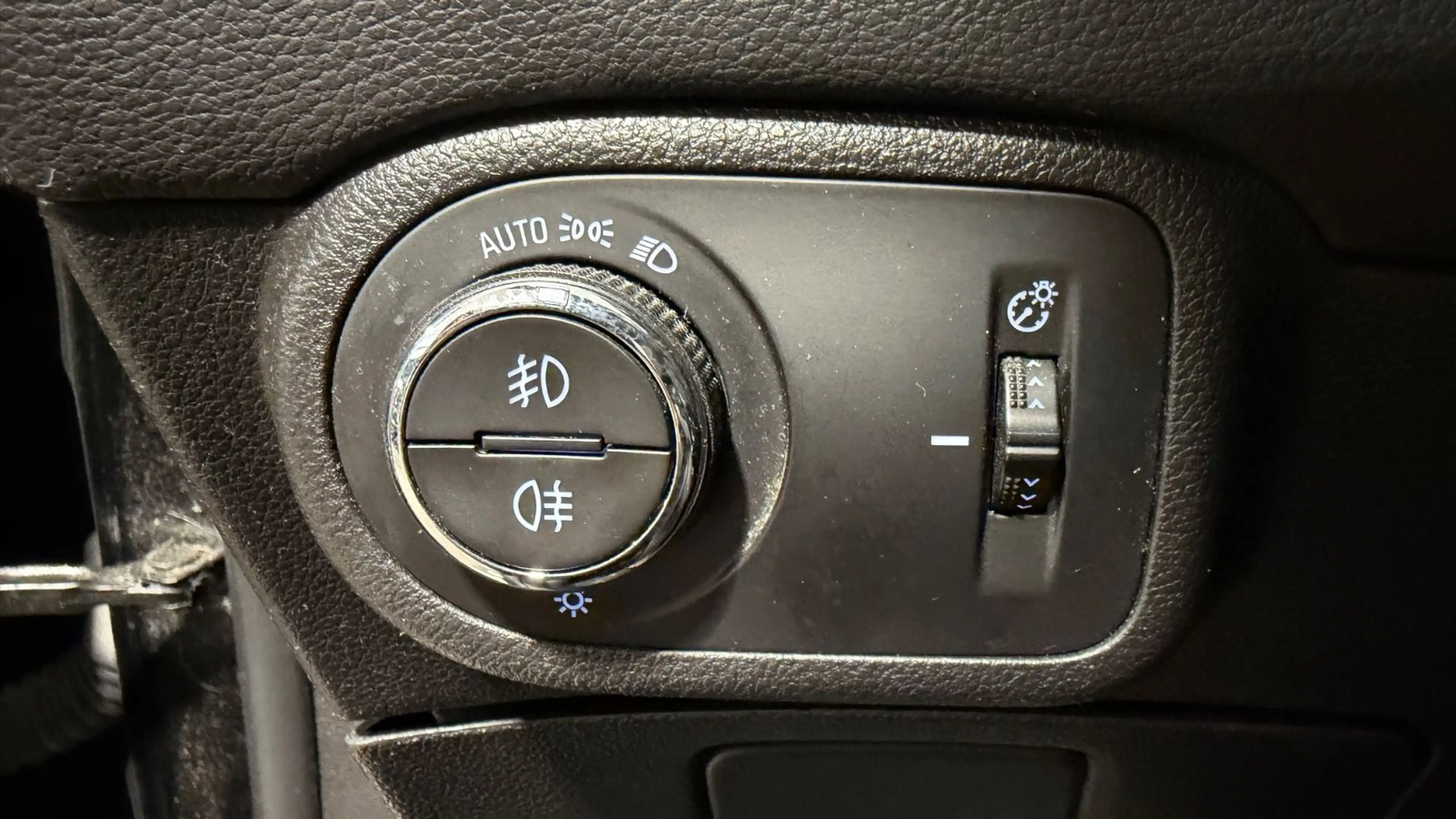 Opel Zafira Tourer 7Sitze R-Cam LHZ LED Edition — photo 14
