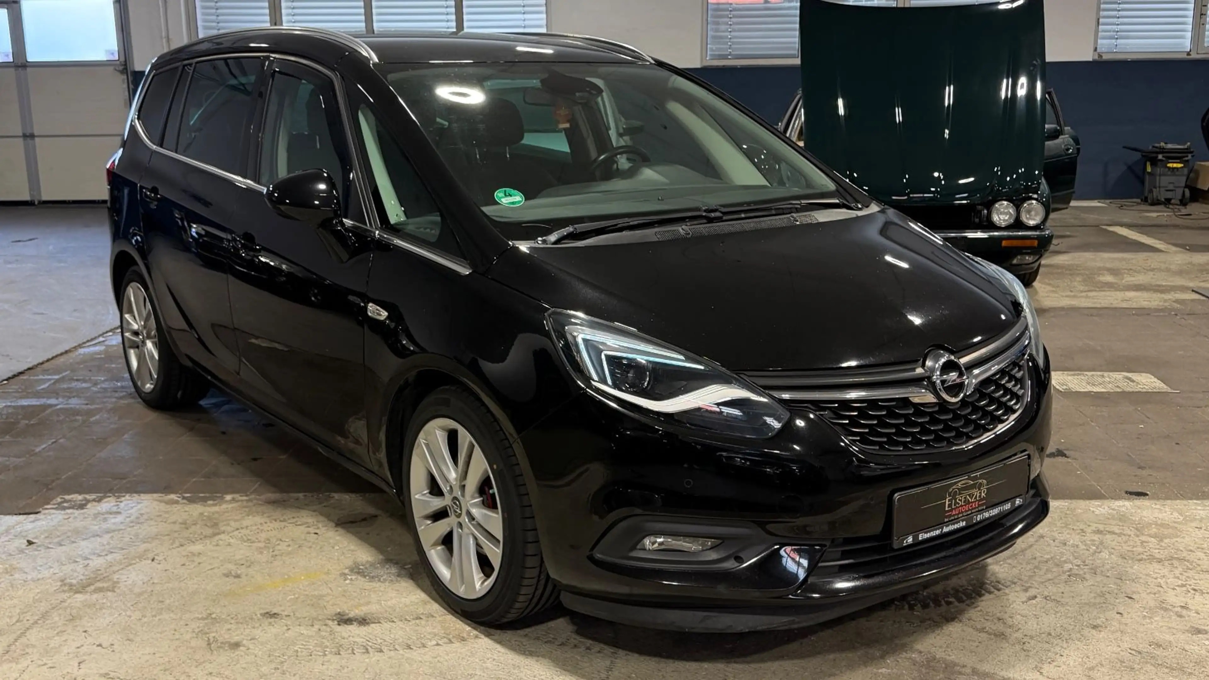 Opel Zafira Tourer 7Sitze R-Cam LHZ LED Edition — photo 8