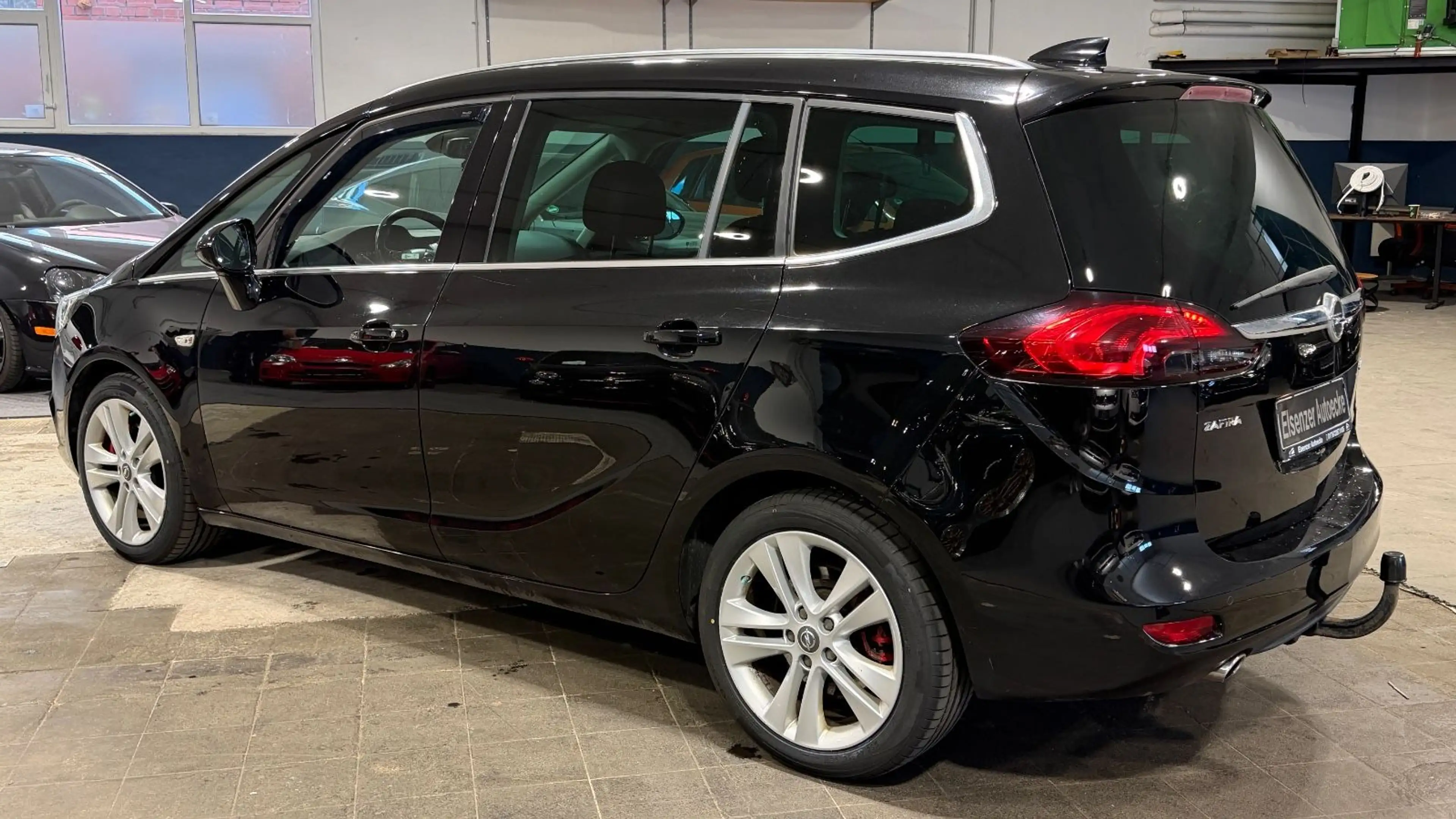Opel Zafira Tourer 7Sitze R-Cam LHZ LED Edition — photo 4