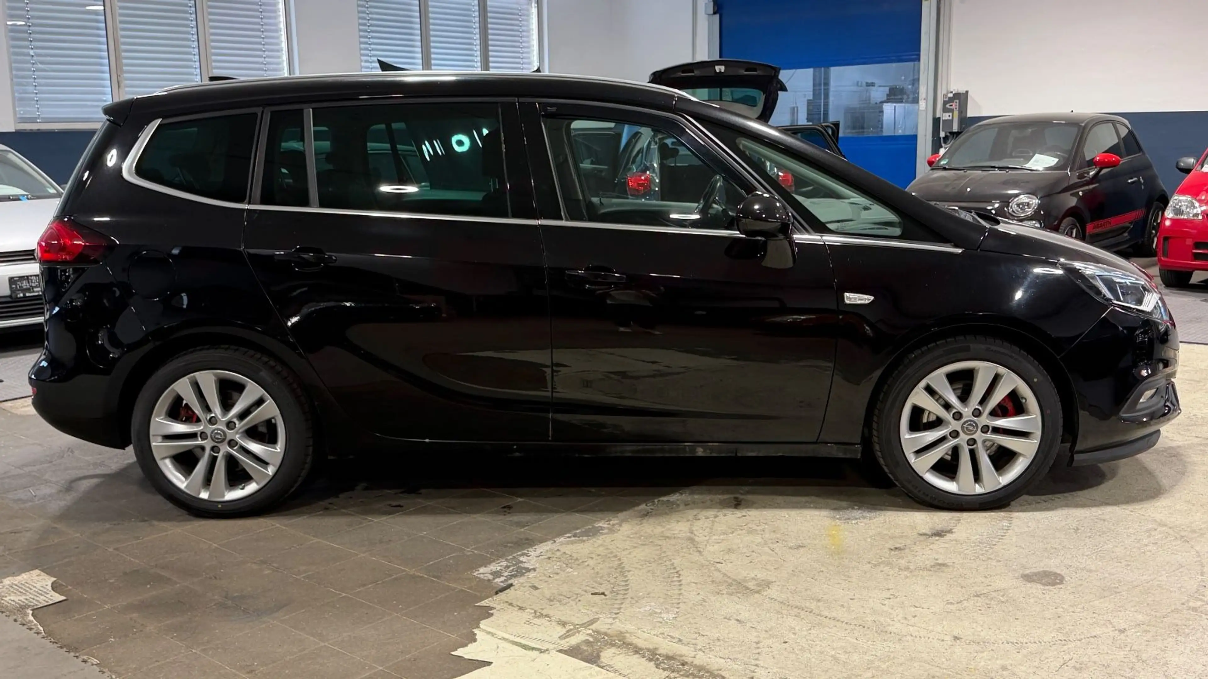 Opel Zafira Tourer 7Sitze R-Cam LHZ LED Edition — photo 7