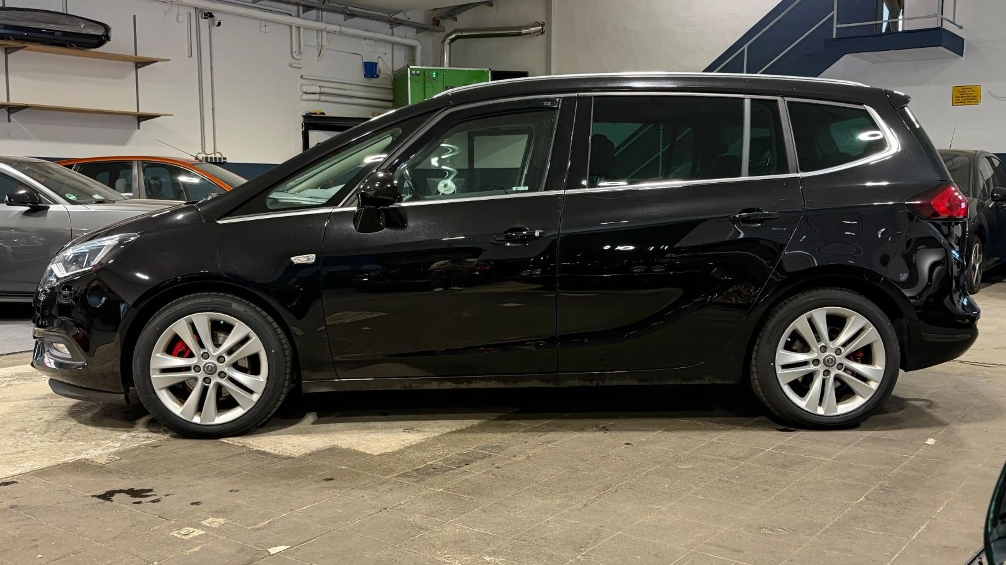 Opel Zafira Tourer 7Sitze R-Cam LHZ LED Edition — photo 3