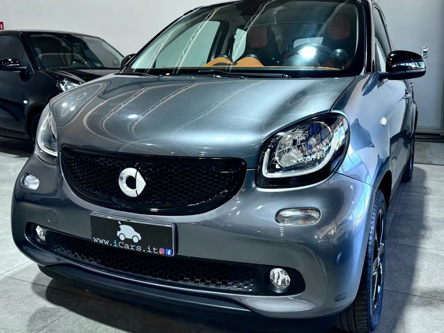 smart forFour 1.0 70CV Passion Grigio - 1