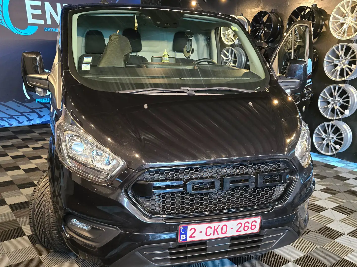 Ford Transit Custom 2.0 TDCi L2H1 Limited Multi S/S (EU6.2) Negro - 1