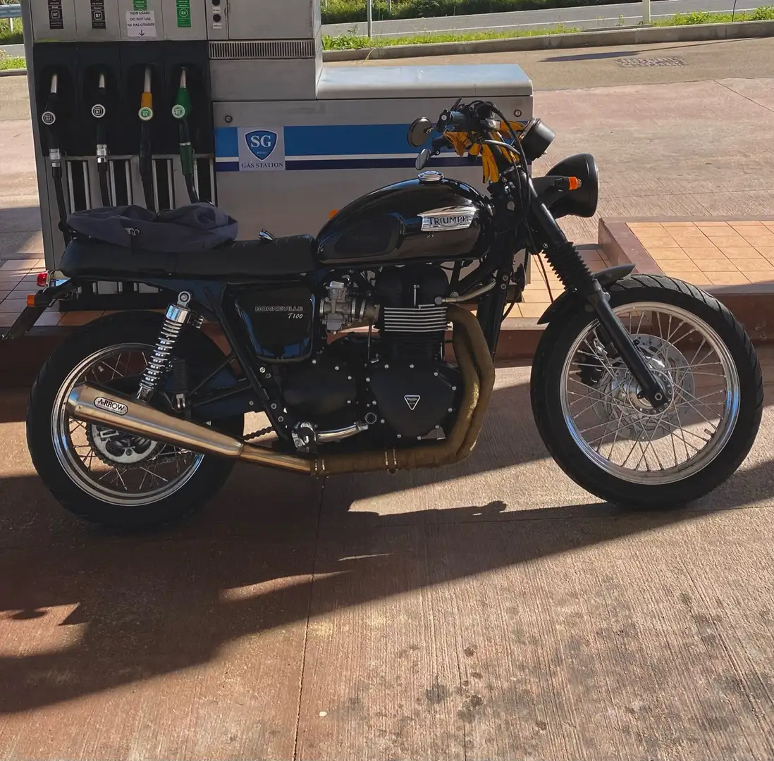 Triumph Bonneville T100 Black - Cerchi raggi cromati - 2