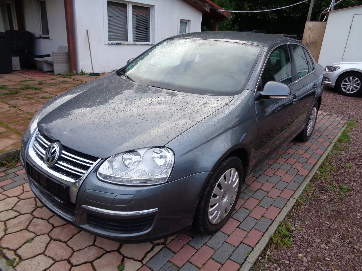 Volkswagen Jetta 2.0 FSI -TÜV NEU! -Service NEU! -55.775Km - Grau - 1