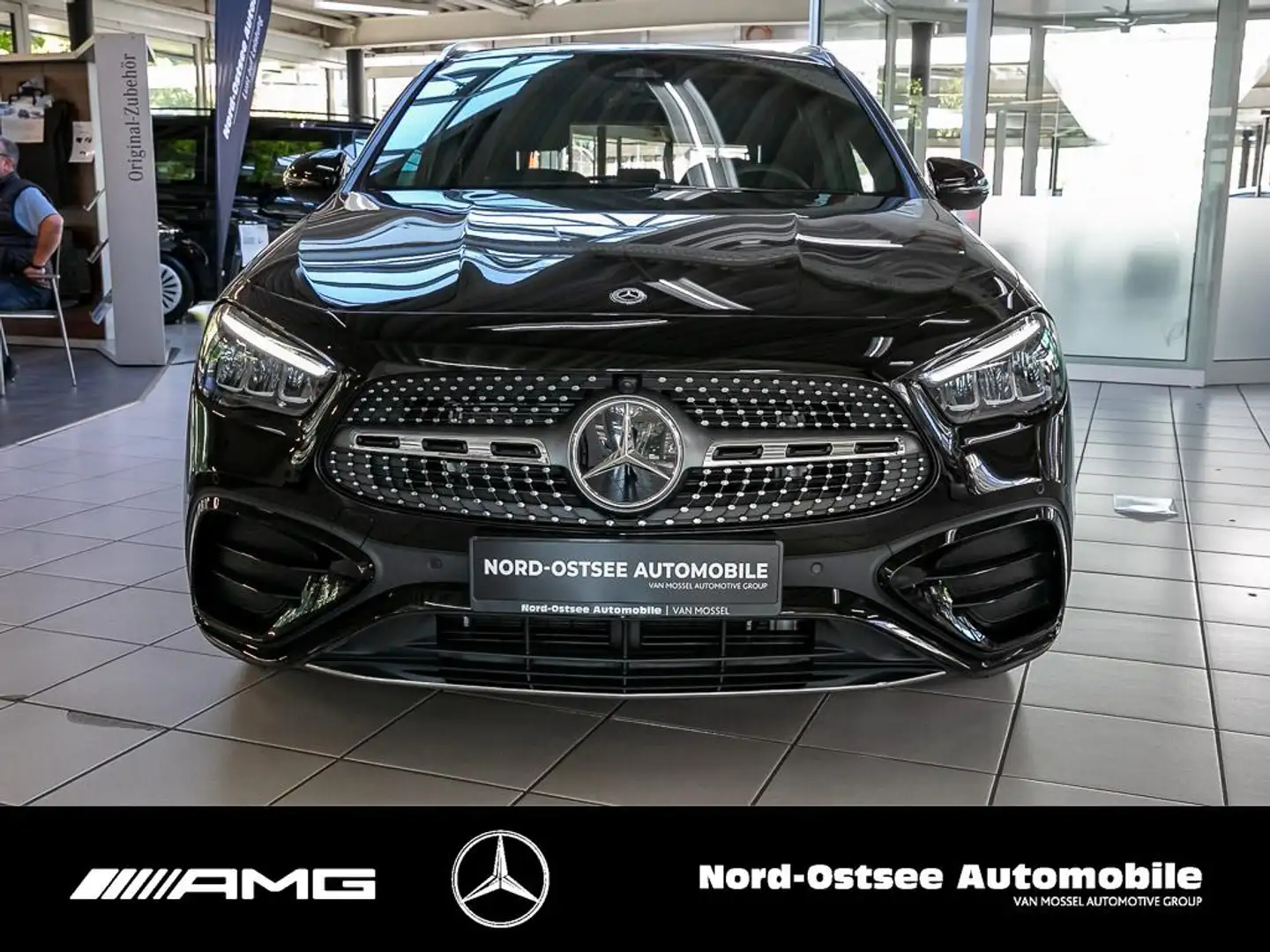 Mercedes-Benz GLA 200 AMG AMBIENTE KEYLESS NAVI KAMERA MBUX Noir - 2